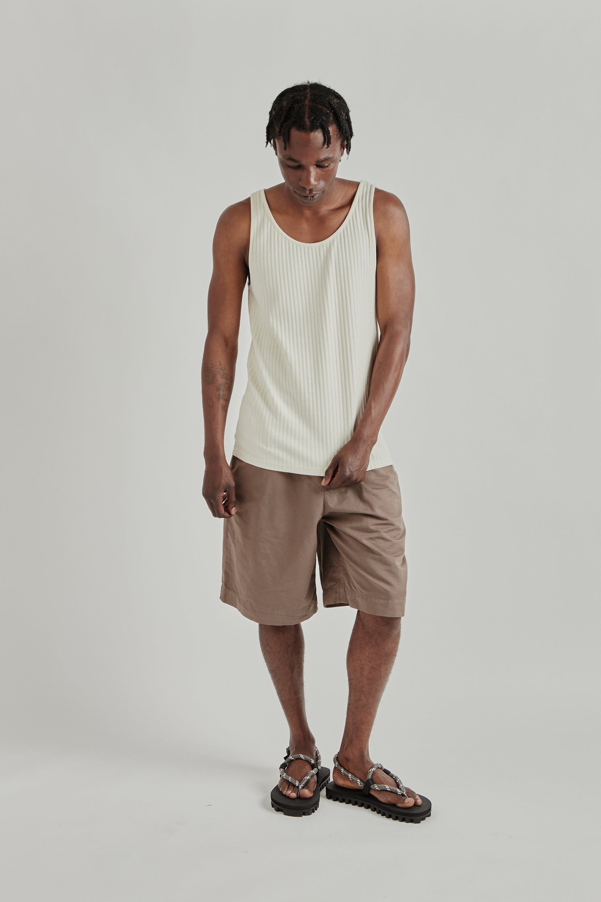 A Kind Of Guise SS26 Tomaso Tanktop almond ajour0838