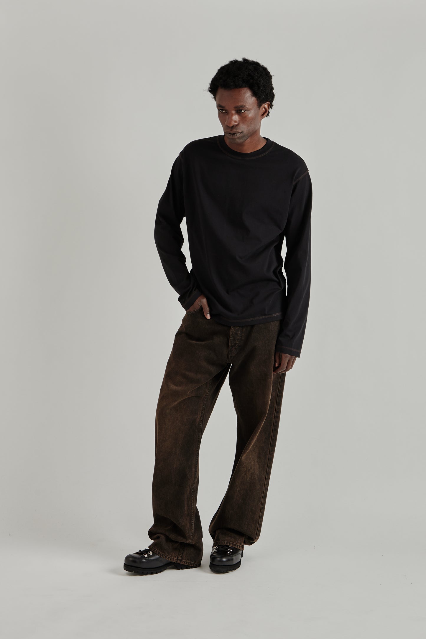 Another T-Shirt 3.0 - Black/Brown
