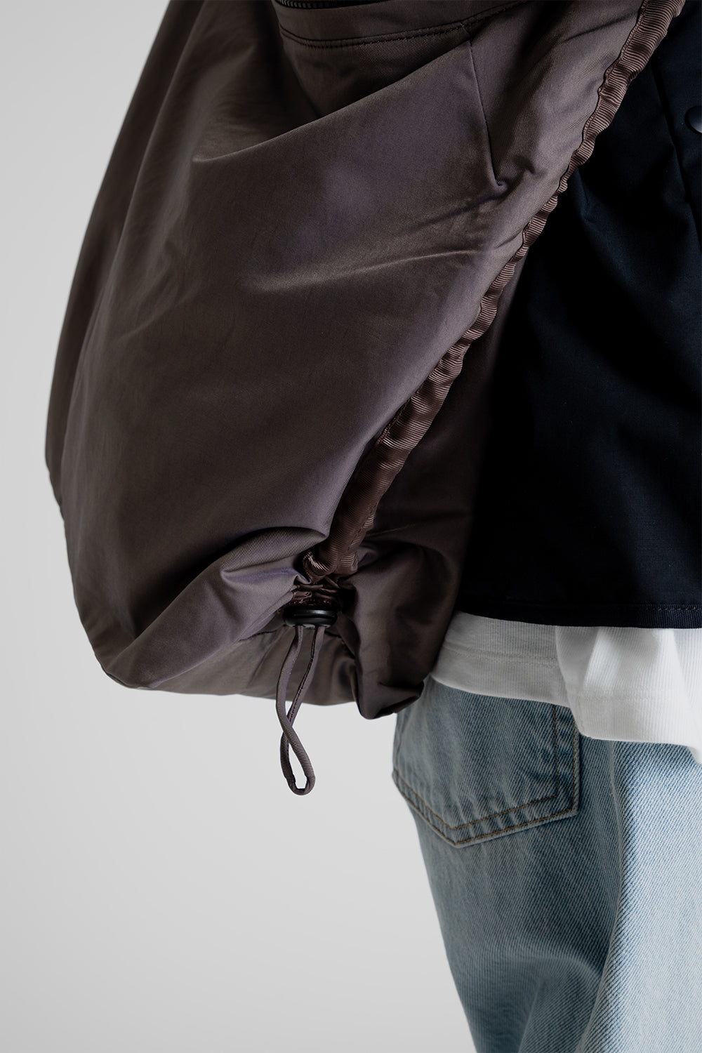 Arcs Hey Sling Bag in Saturn