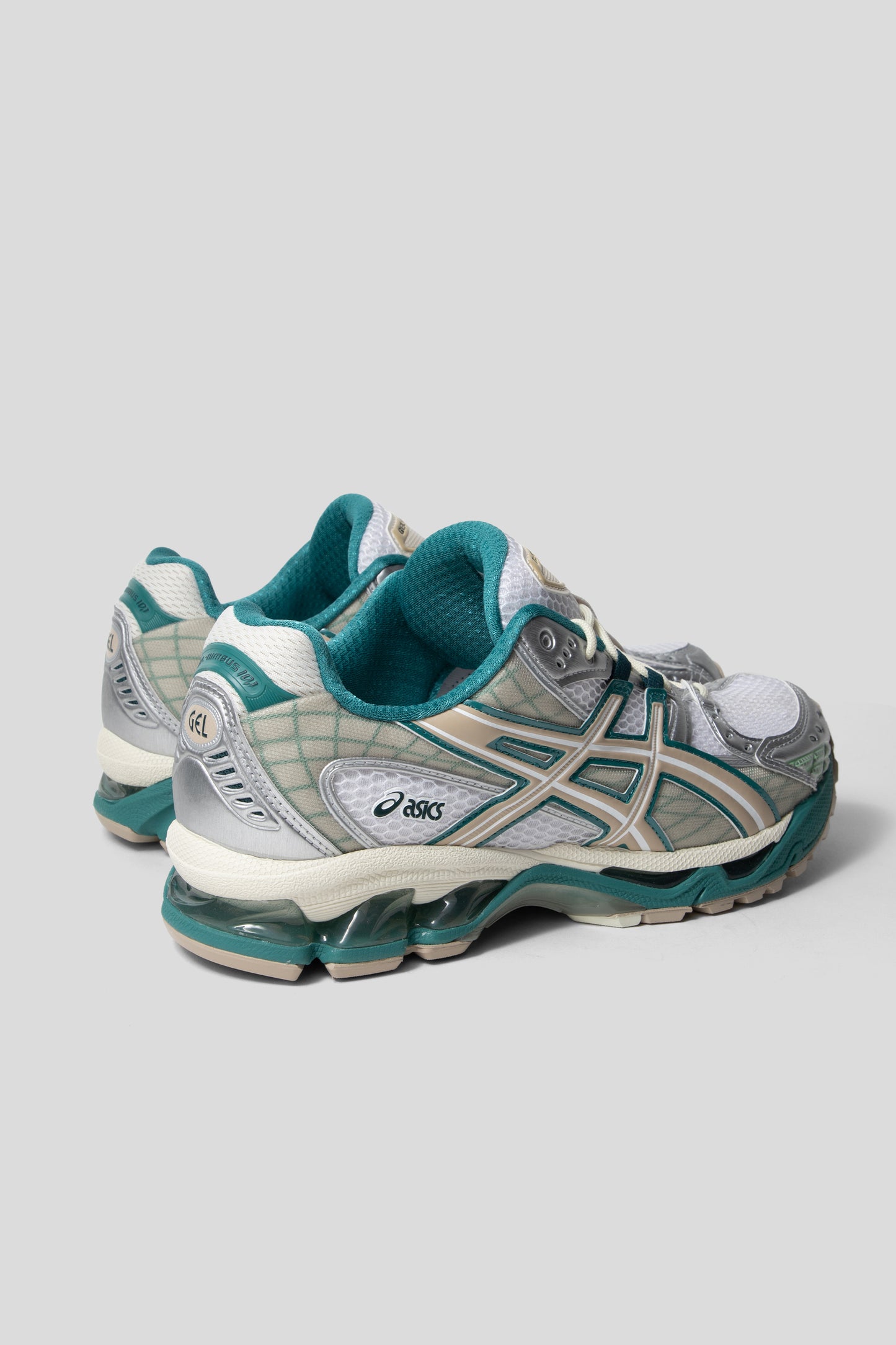 Gel-Nimbus 10.1 - White/Rainy Lake