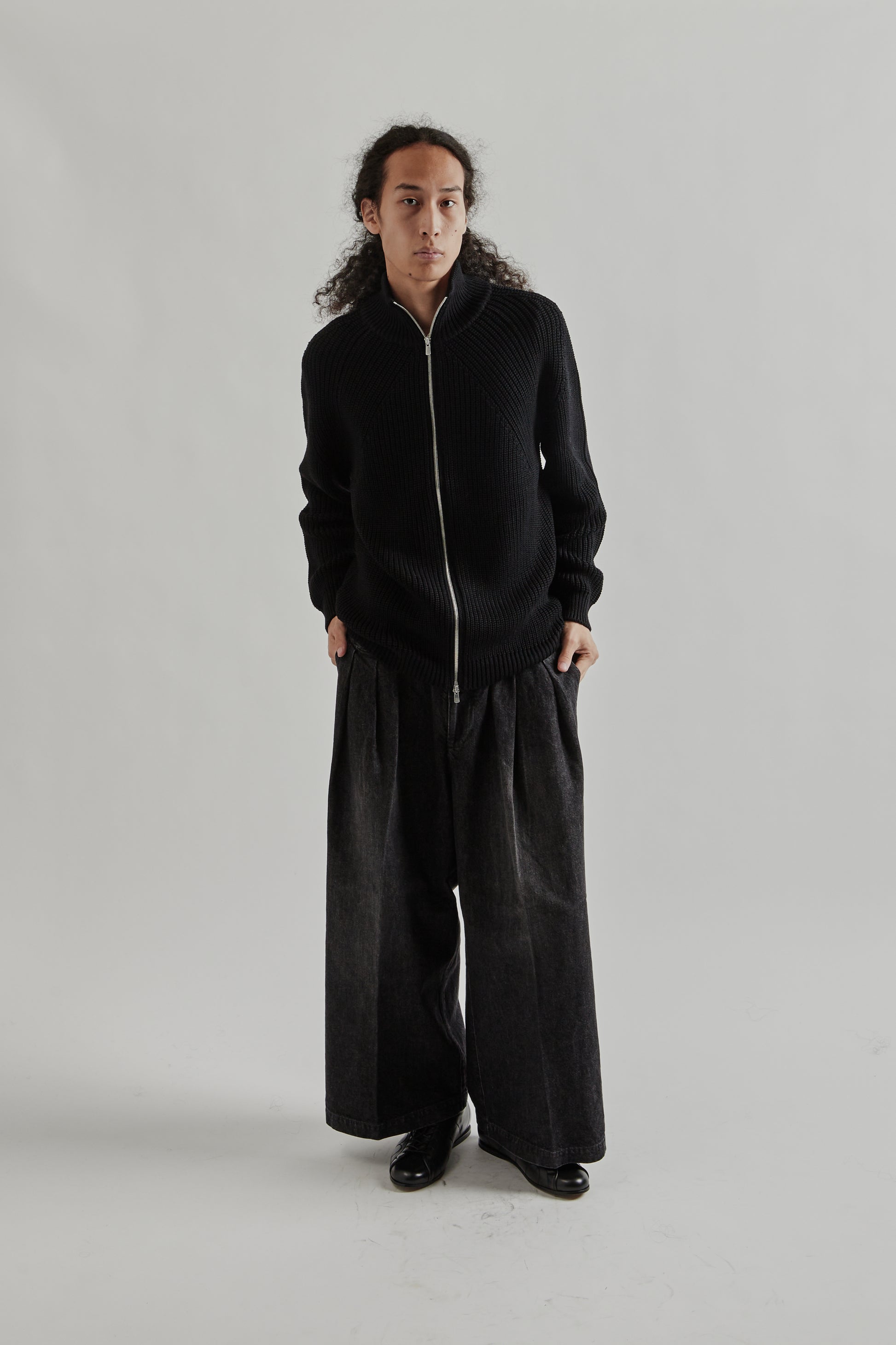 BATONER FW25 Signature Drivers Knit Black23