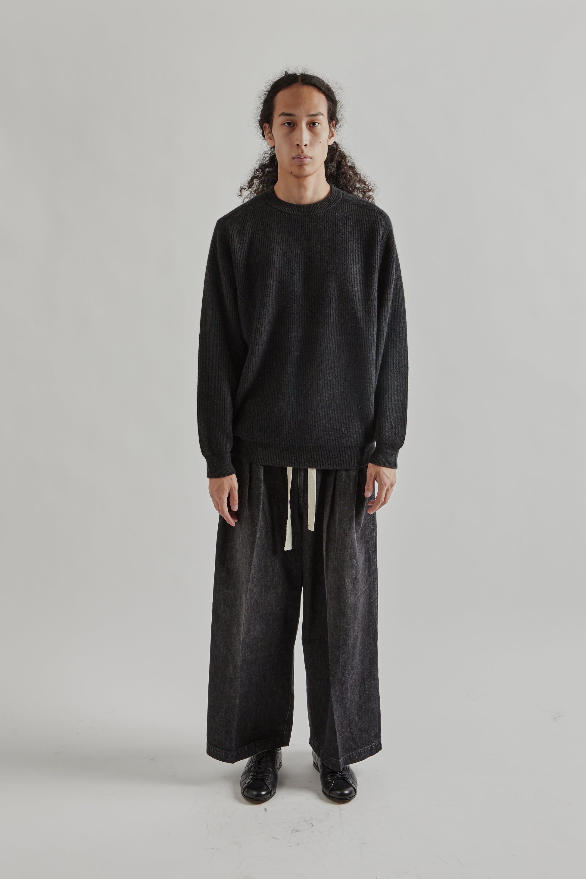Batoner FW25 Innocent Cashmere Heavy weight Crewneck Merange Black 1