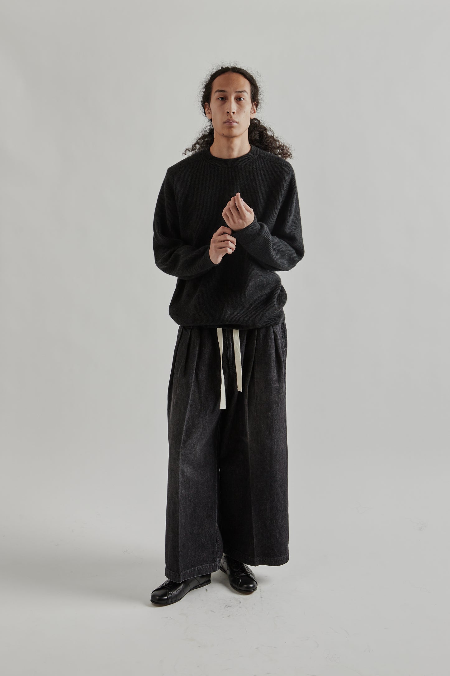 Batoner FW25 Innocent Cashmere Heavy weight Crewneck Merange Black 10