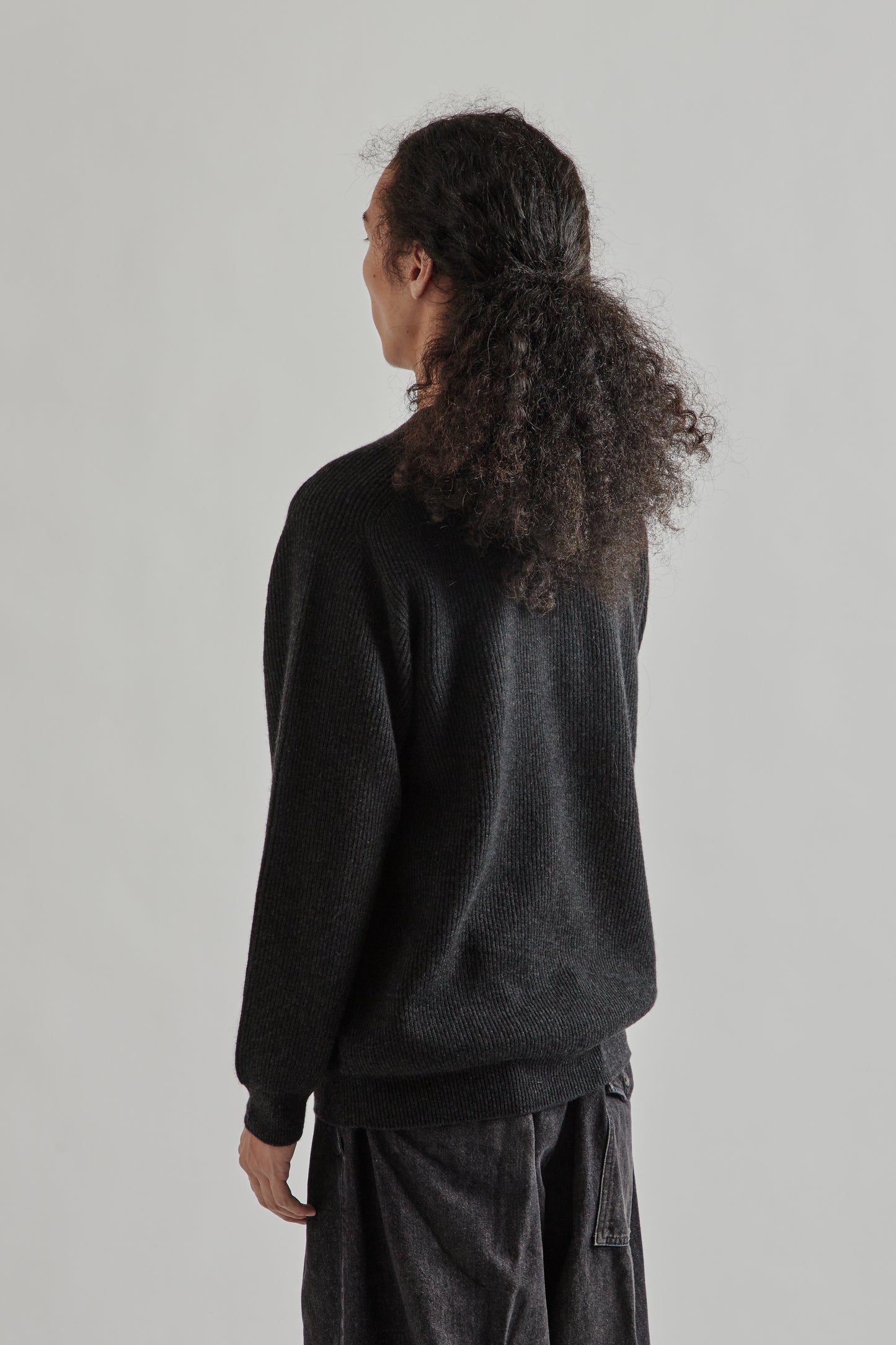 Batoner FW25 Innocent Cashmere Heavy weight Crewneck Merange Black 4