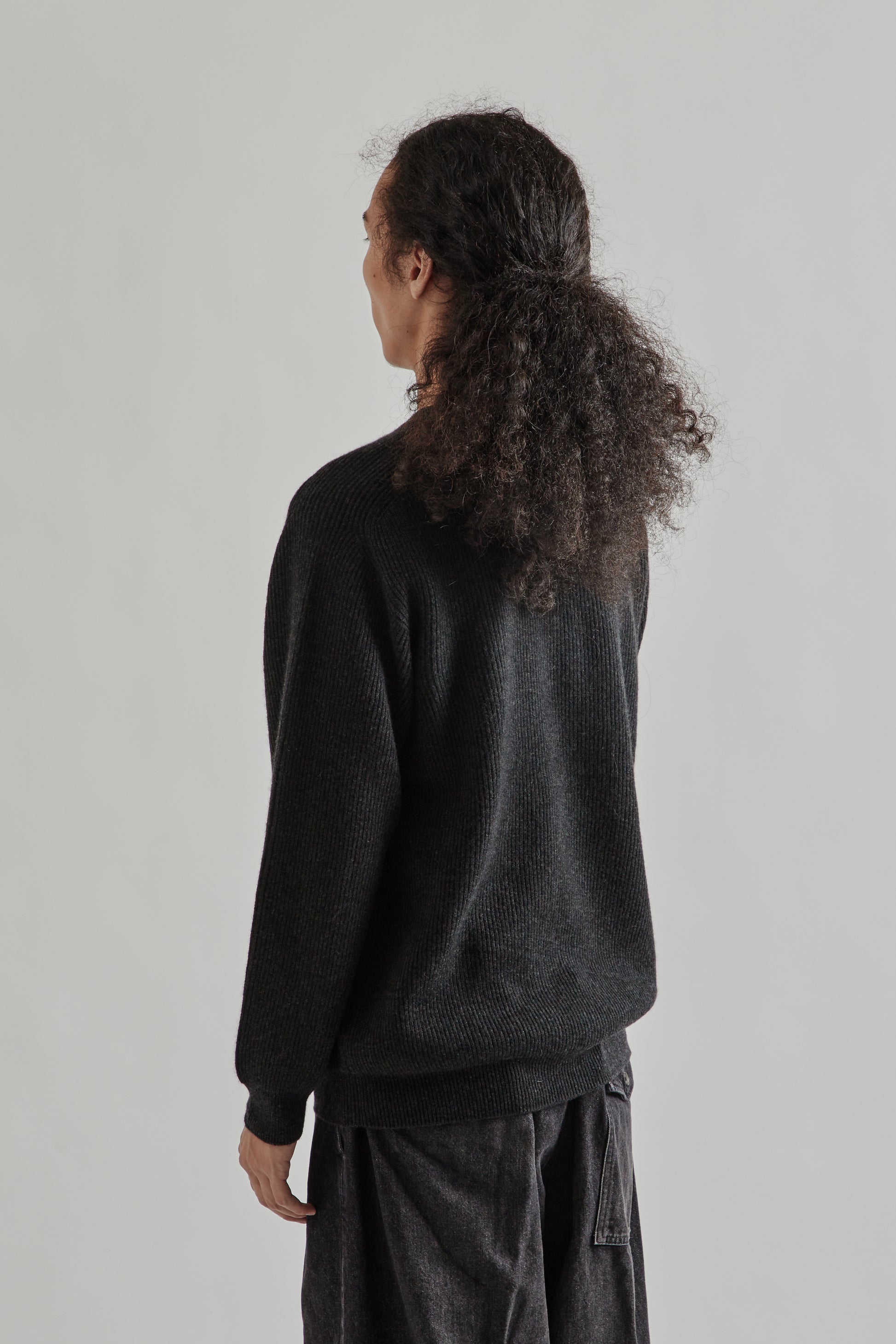 Batoner FW25 Innocent Cashmere Heavy weight Crewneck Merange Black 4