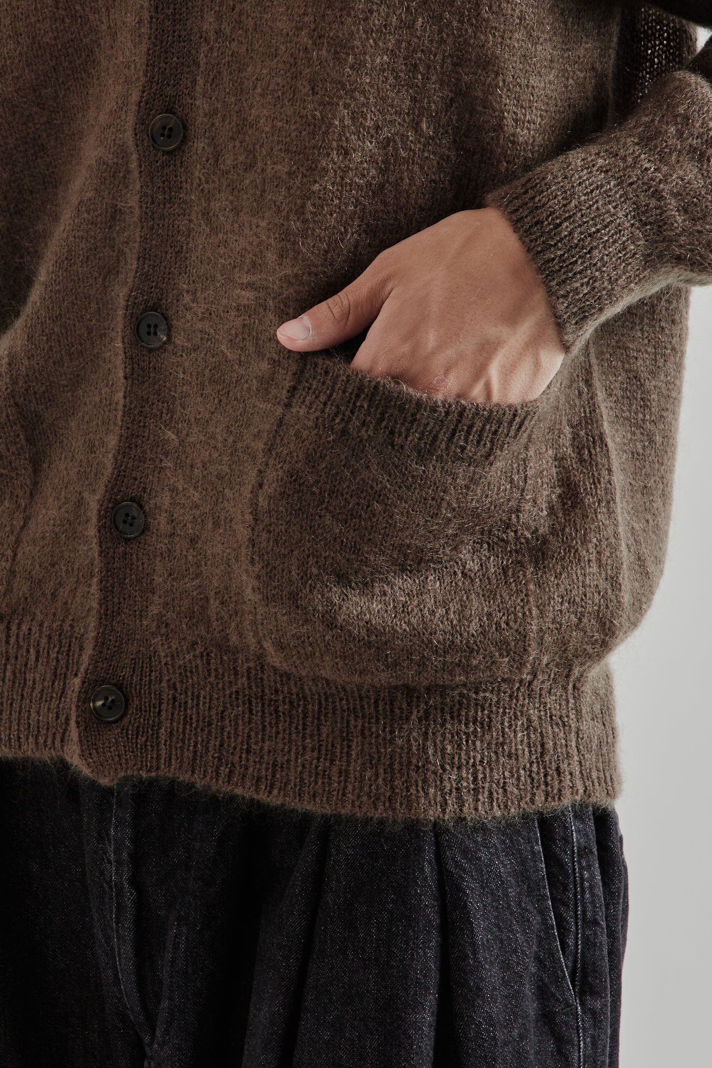 Batoner FW25 Pure Mohair V Cardigan Olive17