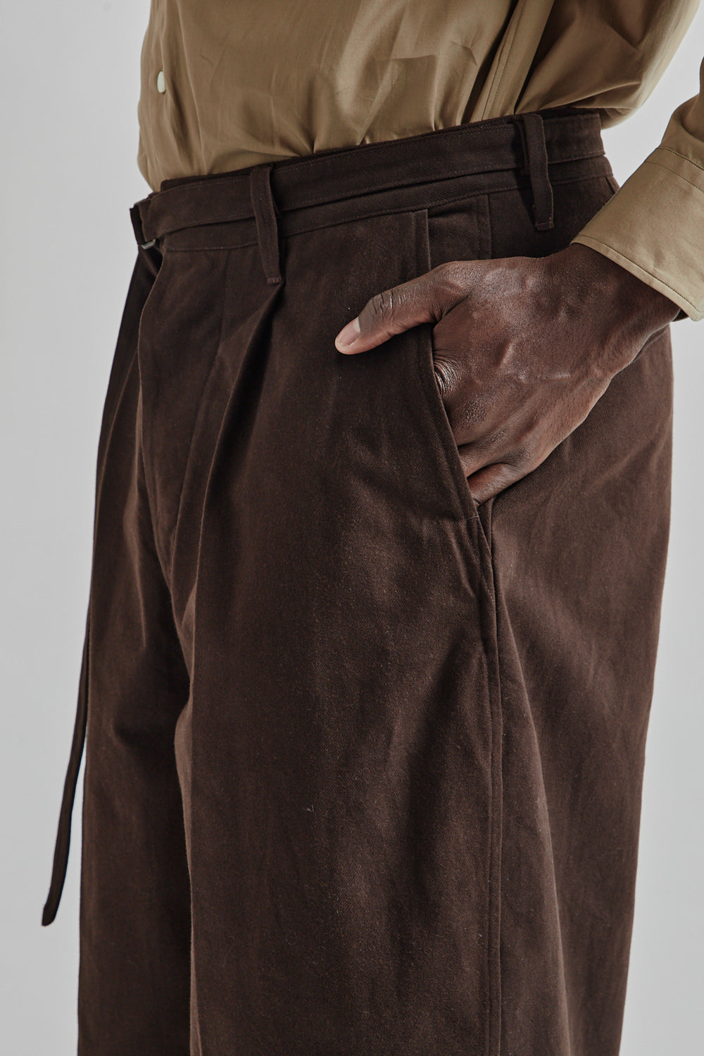 Blurhms Brushed Twill Belted Trousers Chocolate 7