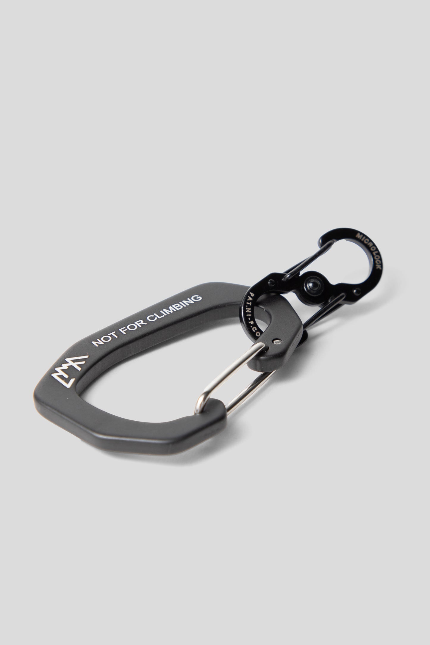 CMF Outdoor Garments Carabiner 01