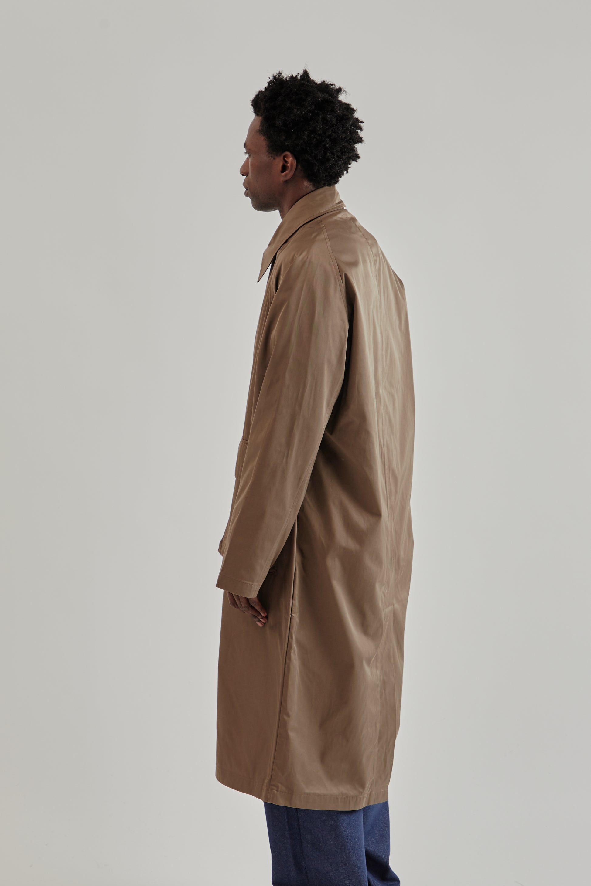 Estudio Niksen FW25 Mac Pocket Coat Khaki4