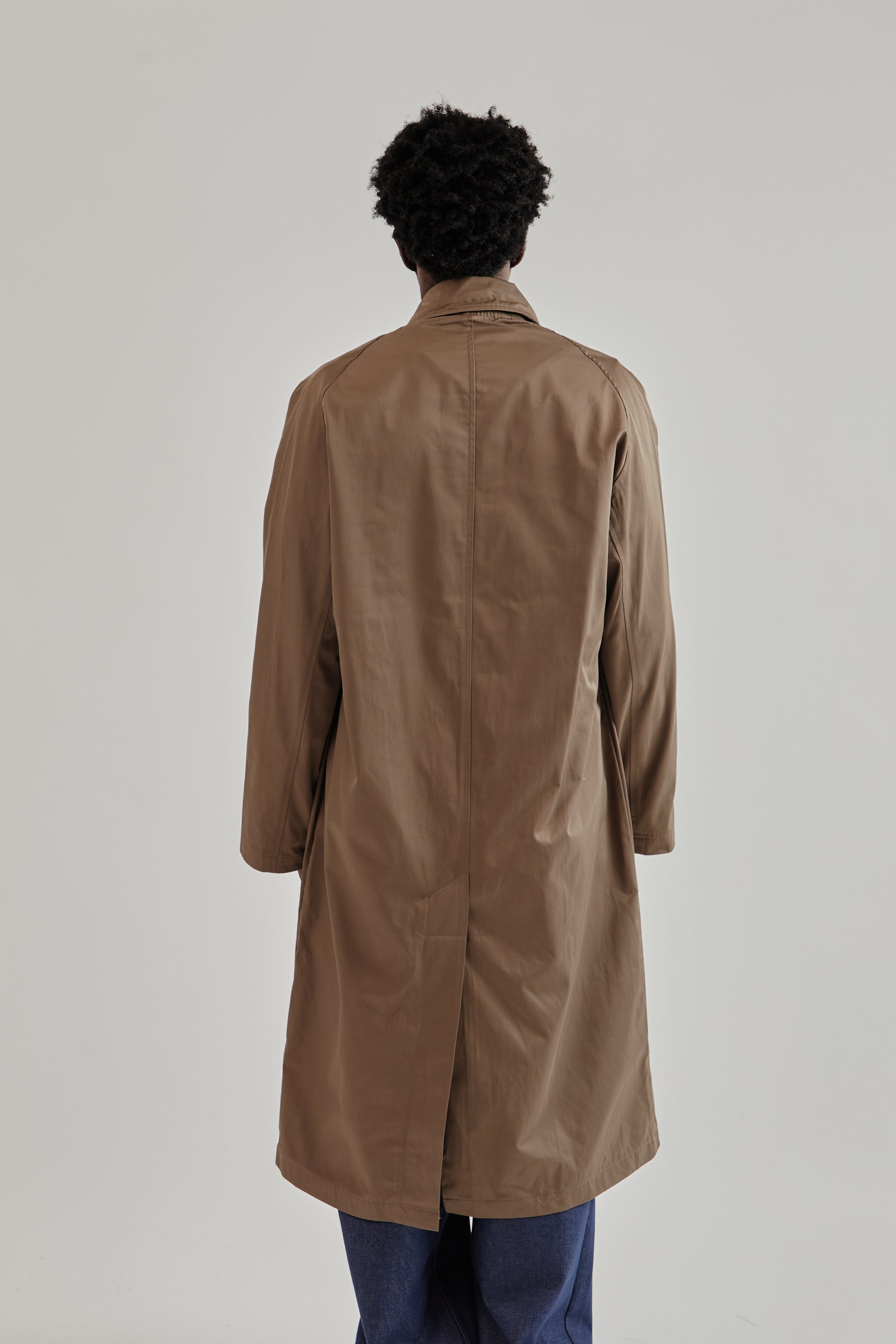 Estudio Niksen FW25 Mac Pocket Coat Khaki5