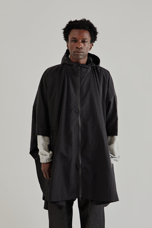 Estudio Niksen FW25 Niksen Storm Poncho Black2