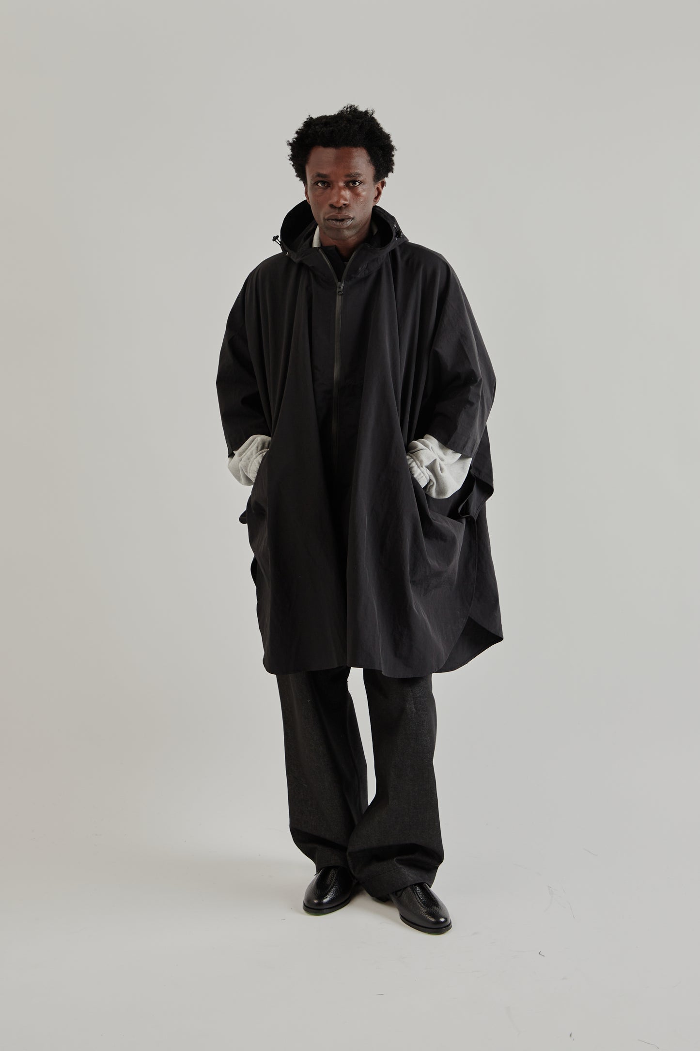 Estudio Niksen FW25 Niksen Storm Poncho Black8