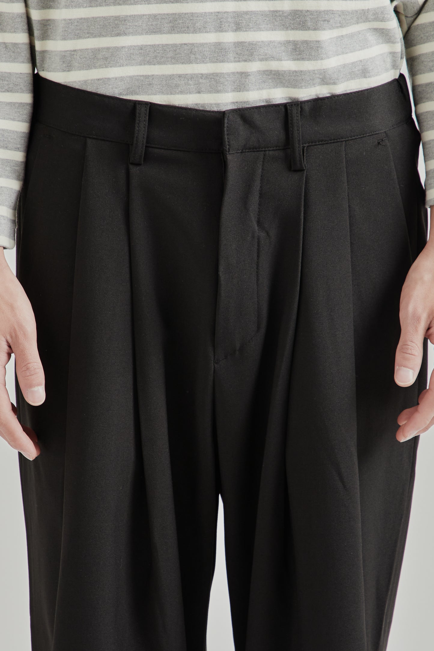 Pintuck Maxi Trousers - Black