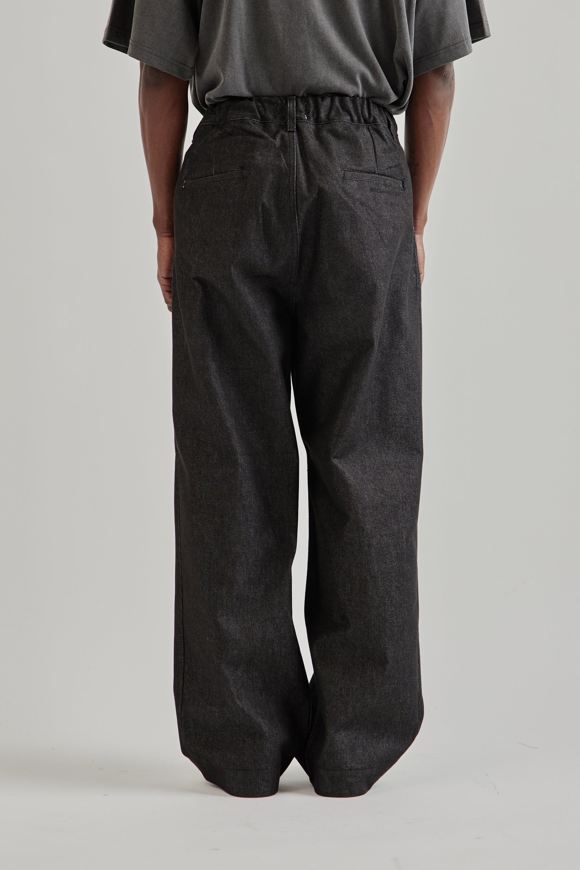 Estudio Niksen FW25 Pintuck Wide Jeans Black4