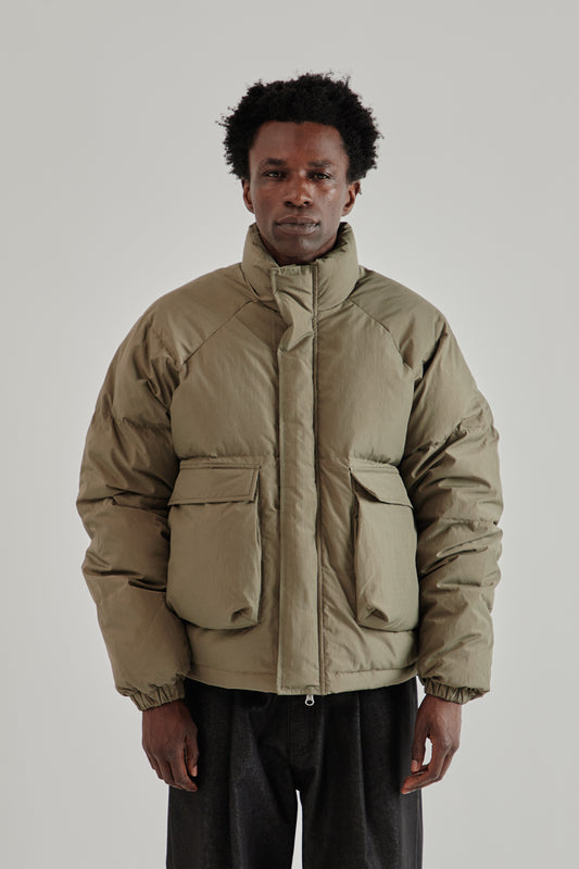 Estudio Niksen FW25 Raglan Puffer Jacket Beige2