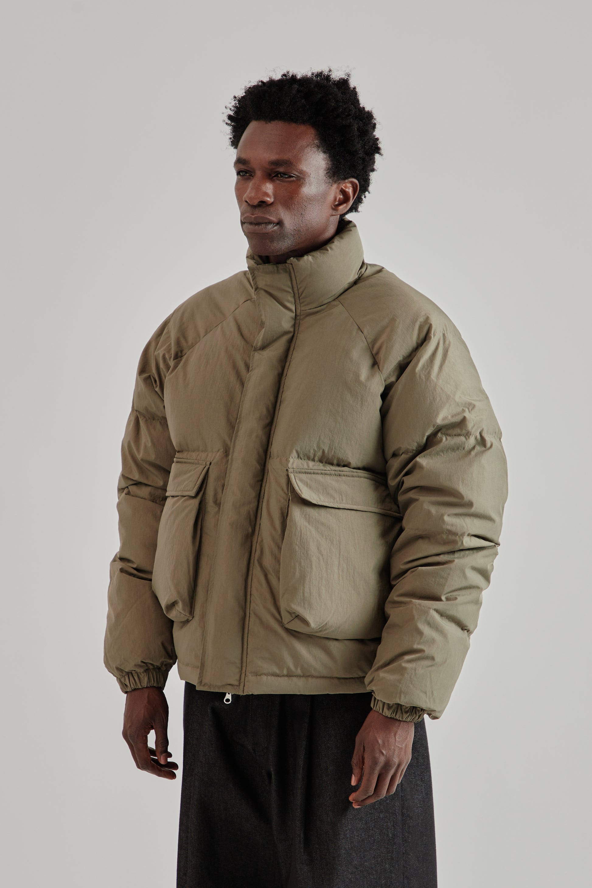 Estudio Niksen FW25 Raglan Puffer Jacket Beige3
