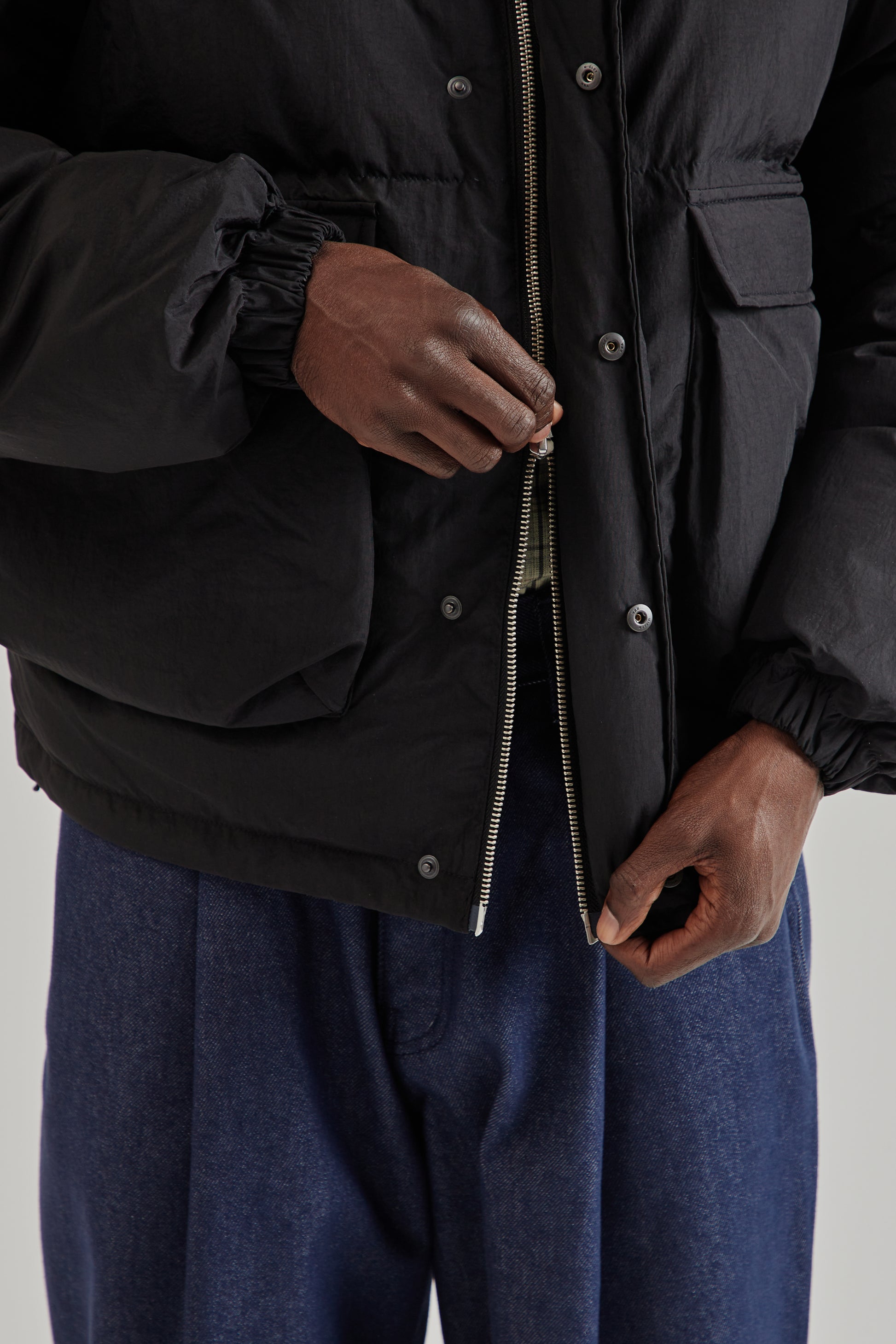 Estudio Niksen FW25 Raglan Puffer Jacket Black12
