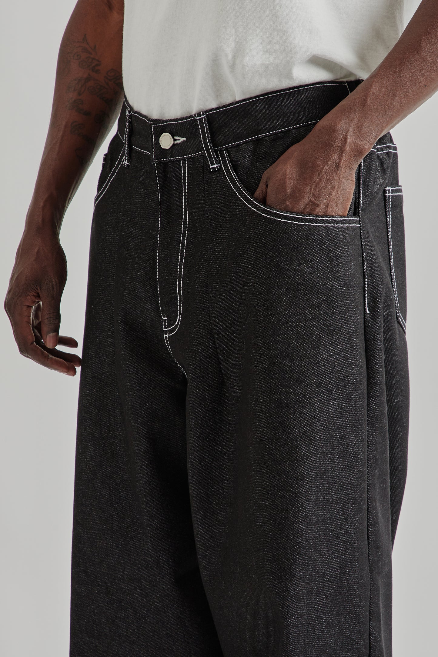 Estudio Niksen FW25 Raw Denim Balloon Jeans Black Raw Denim 10