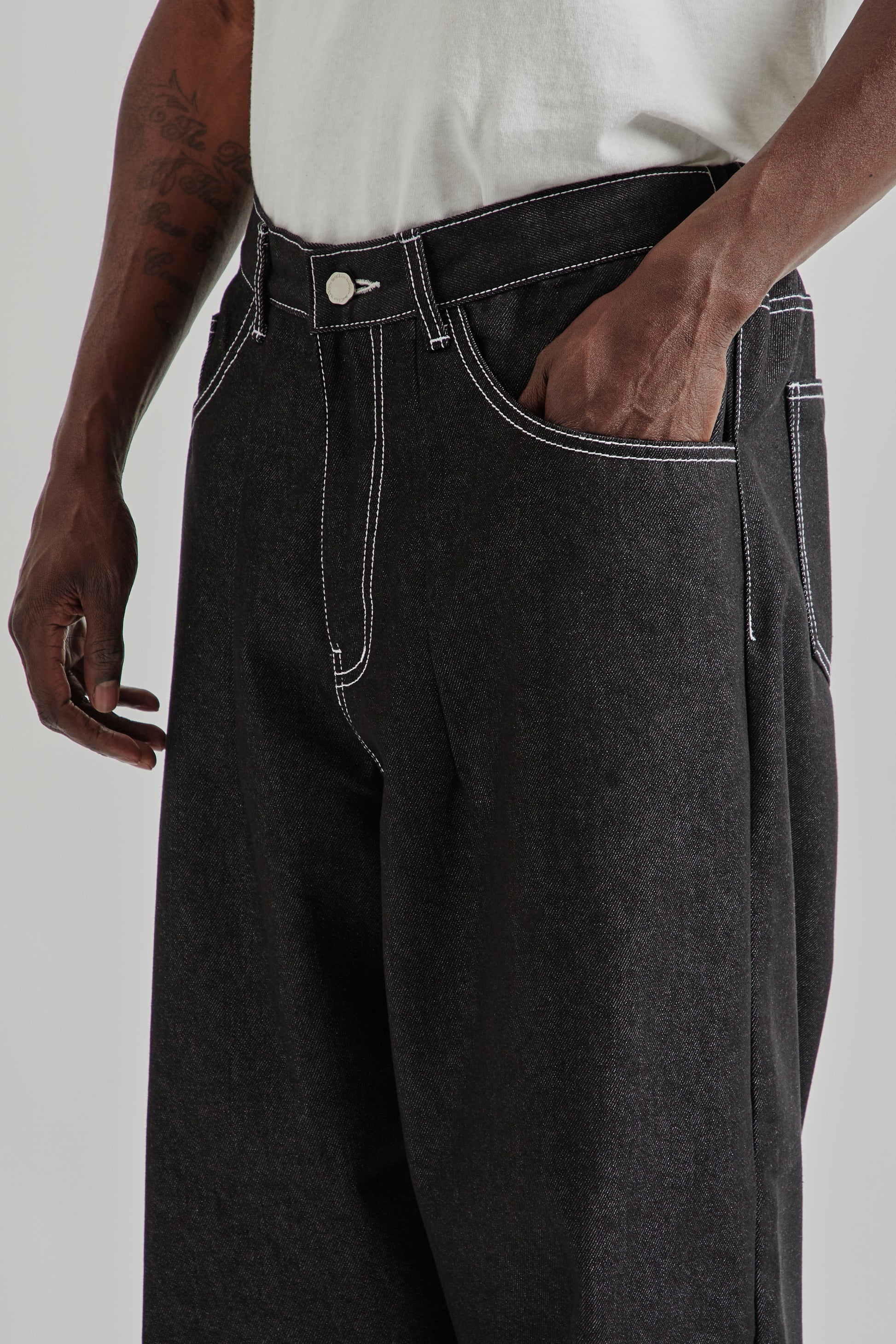 Estudio Niksen FW25 Raw Denim Balloon Jeans Black Raw Denim 10