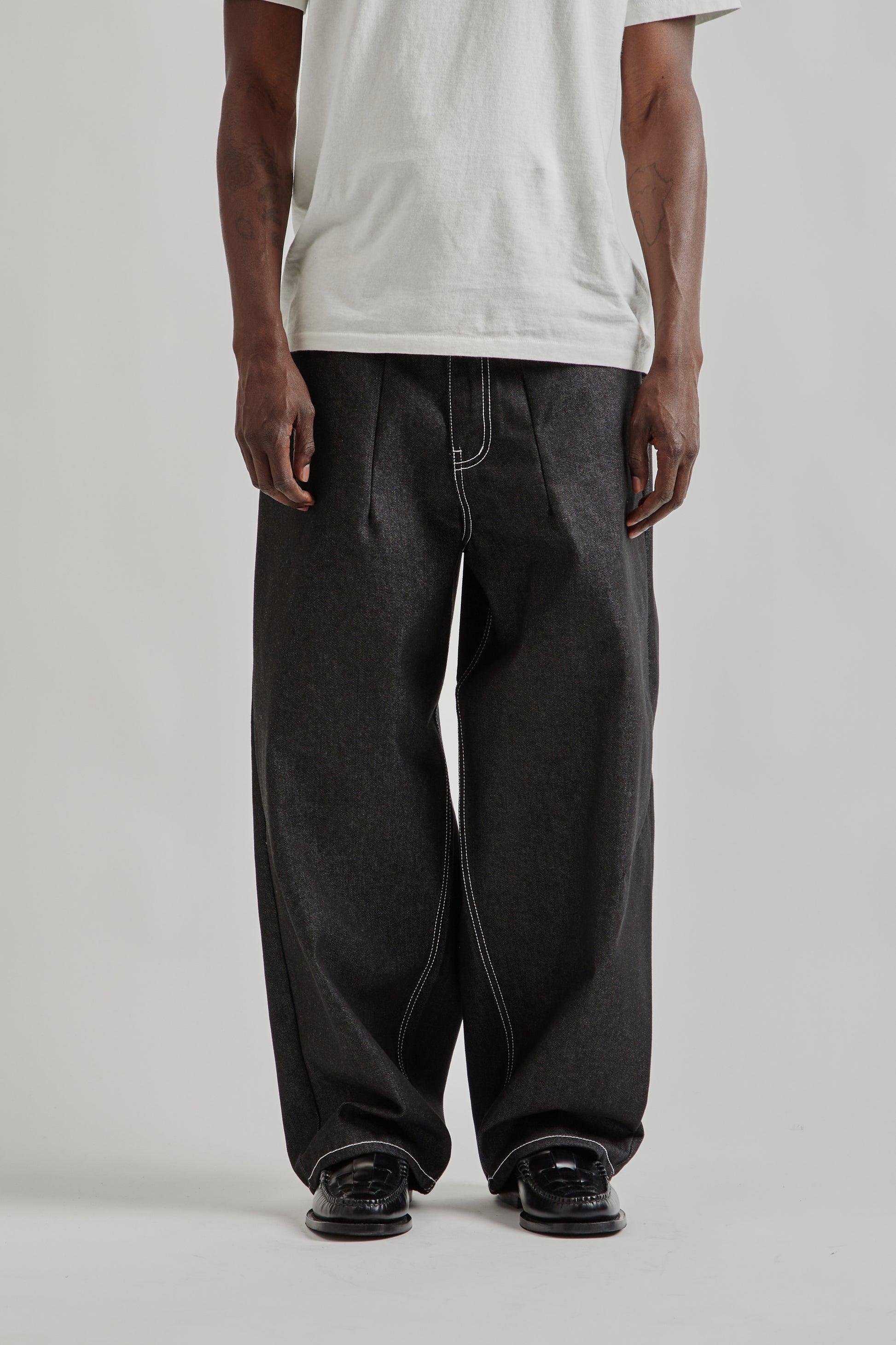 Estudio Niksen FW25 Raw Denim Balloon Jeans Black Raw Denim 2