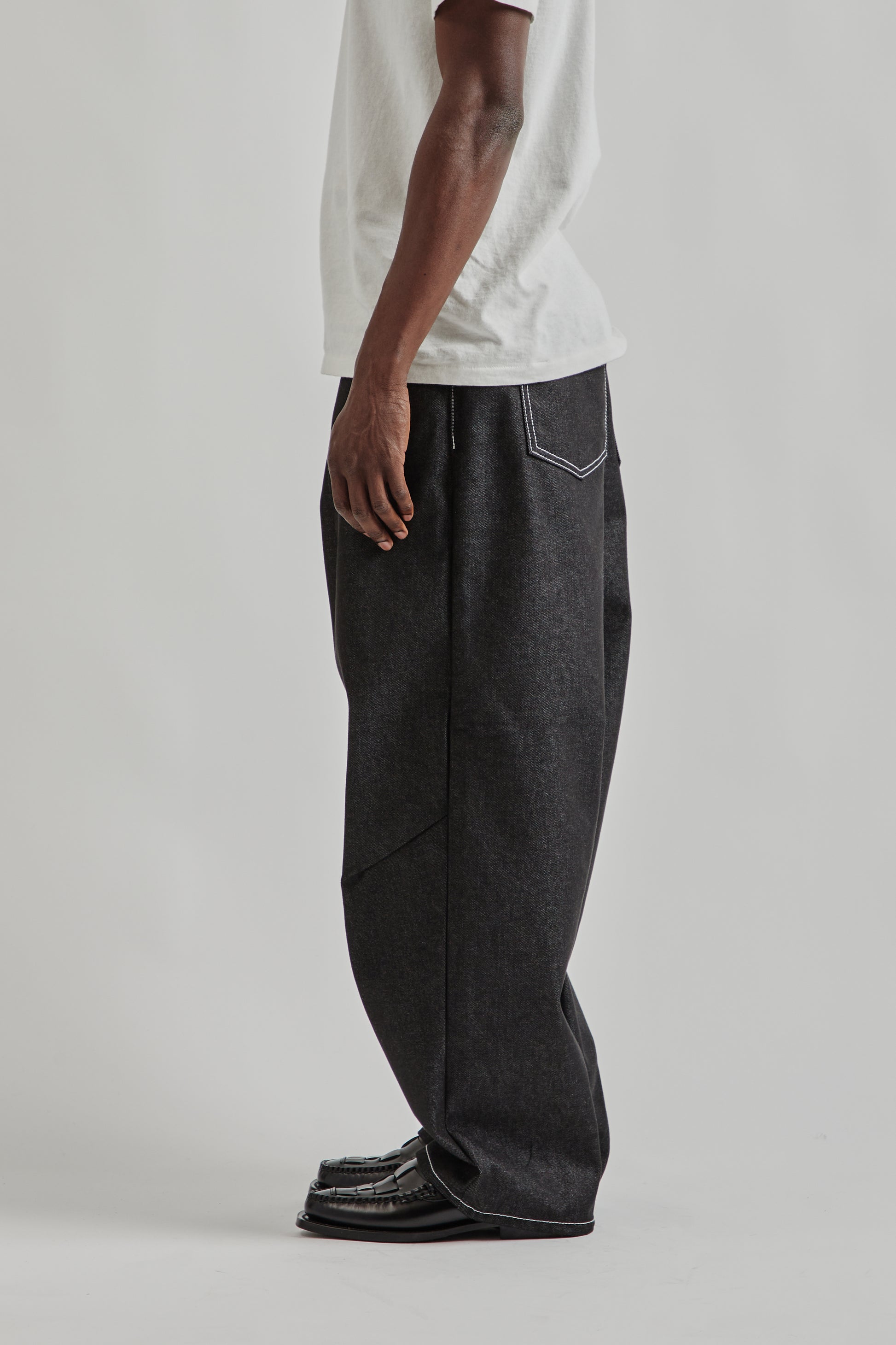 Estudio Niksen FW25 Raw Denim Balloon Jeans Black Raw Denim 3