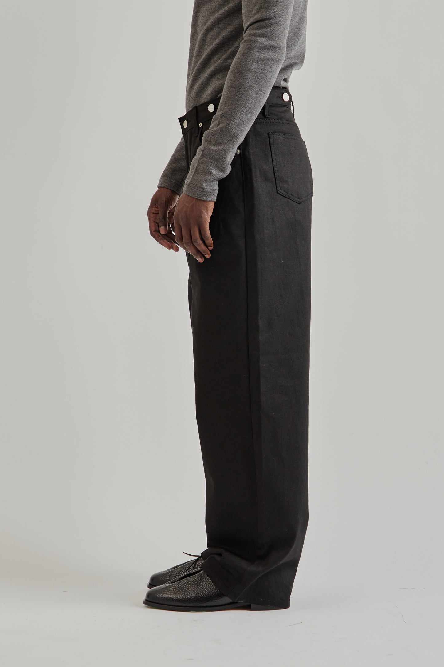 Estudio Niksen FW25 Side-Button Denim Jeans Black4