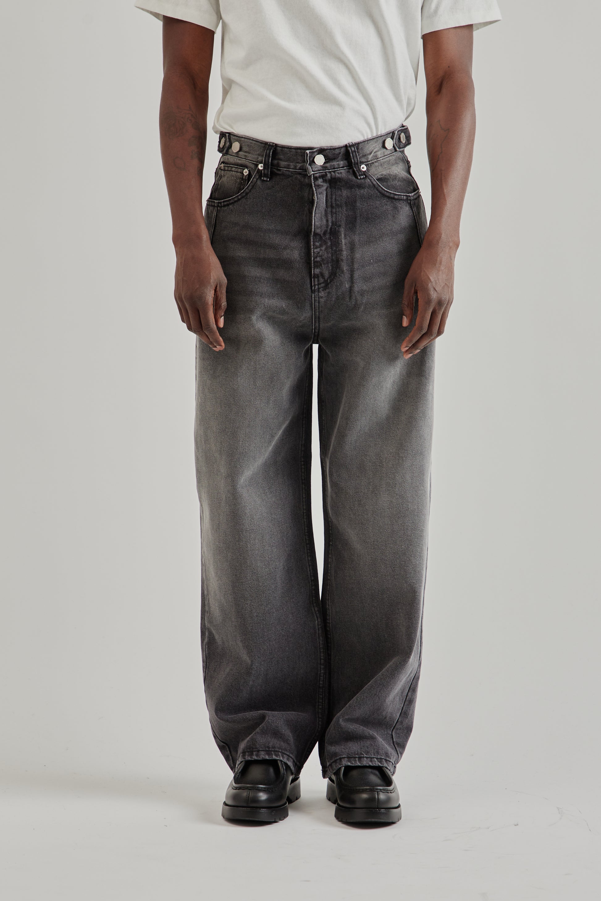 Estudio Niksen FW25 Side-Button Denim Jeans Black Denim2