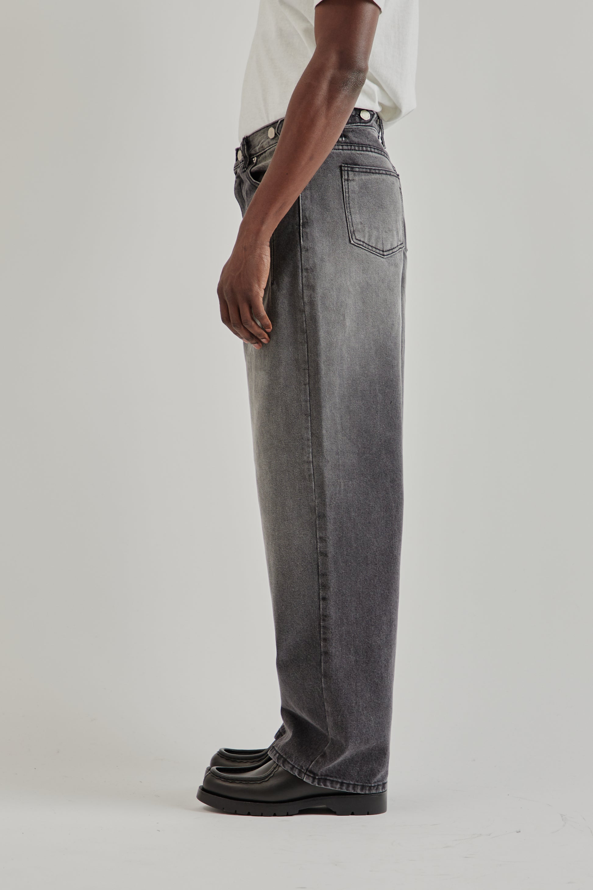 Estudio Niksen FW25 Side-Button Denim Jeans Black Denim3