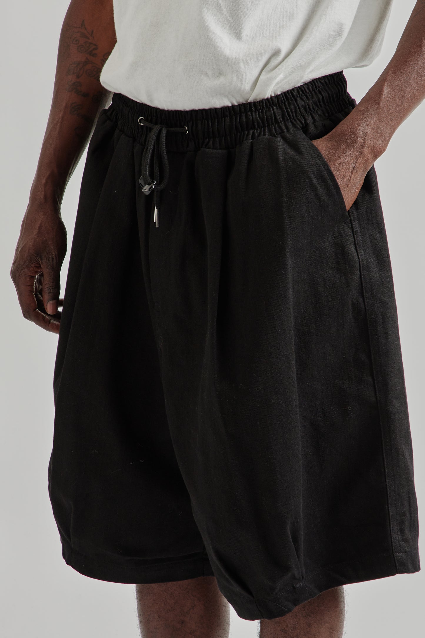 Estudio Niksen FW25 Stopper Balloon Bermudas Black 7
