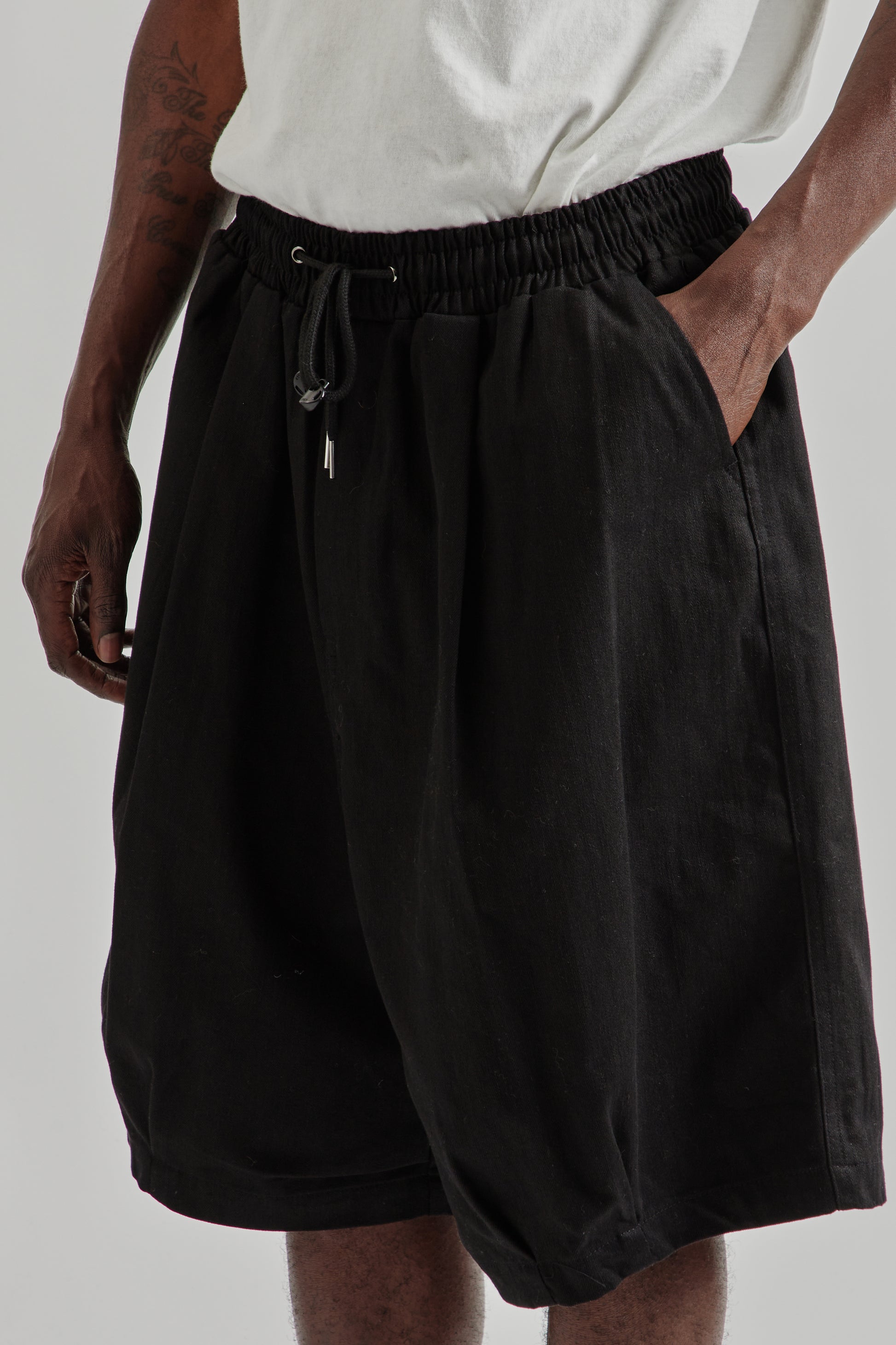 Estudio Niksen FW25 Stopper Balloon Bermudas Black 7