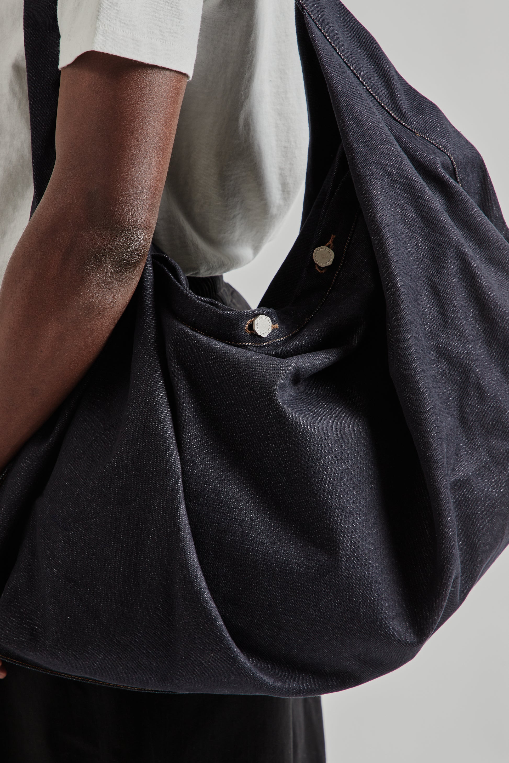 Estudio Niksen FW25 Three-Way Raw Denim Bag Indigo 3