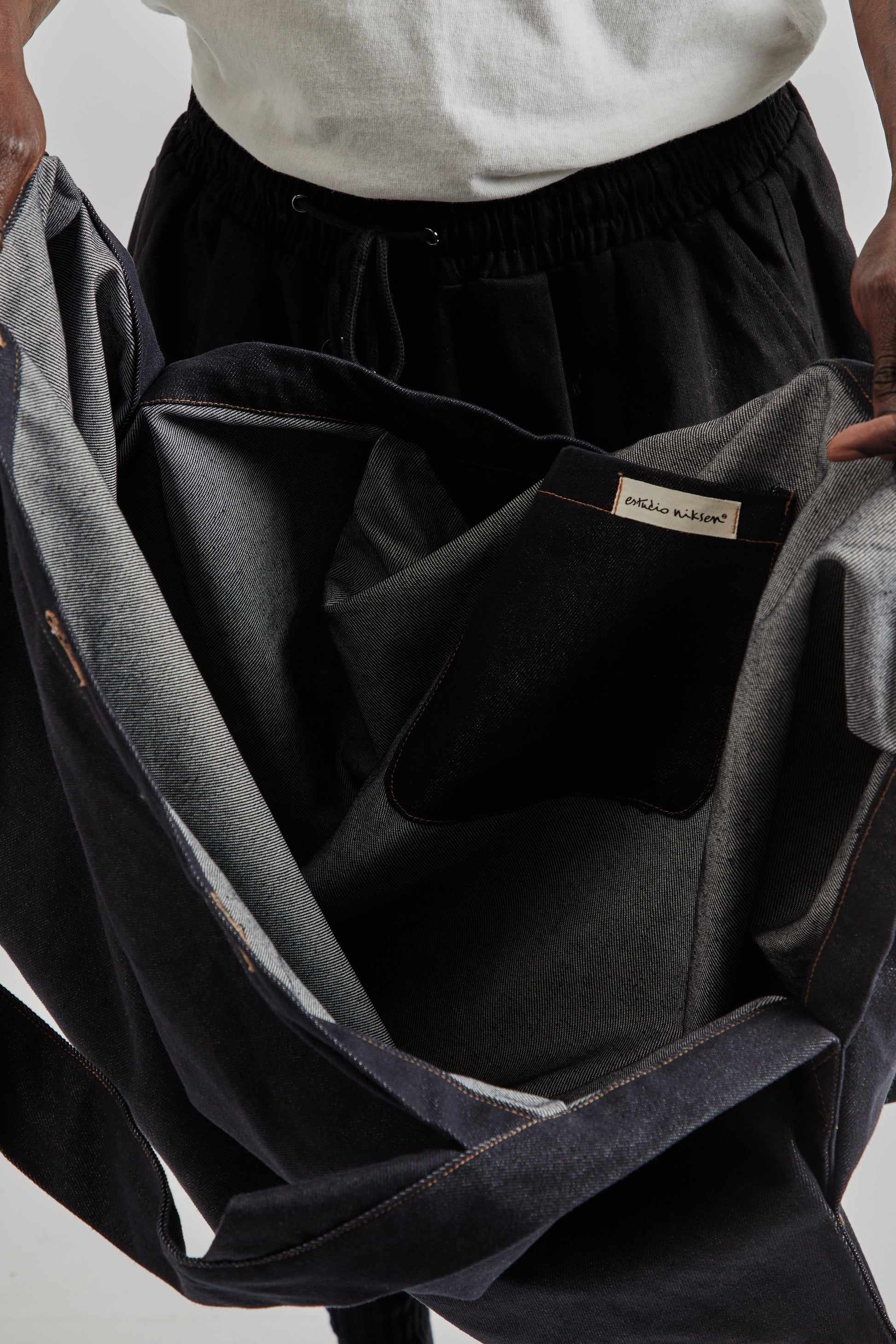 Estudio Niksen FW25 Three-Way Raw Denim Bag Indigo 4