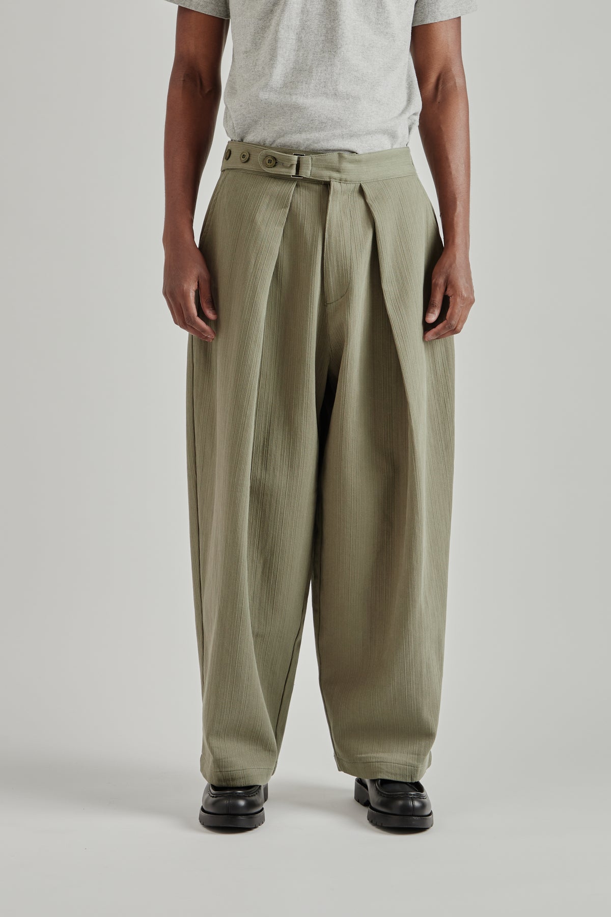 Estudio Niksen FW26 Big-Fold Balloon Pants Khaki1570