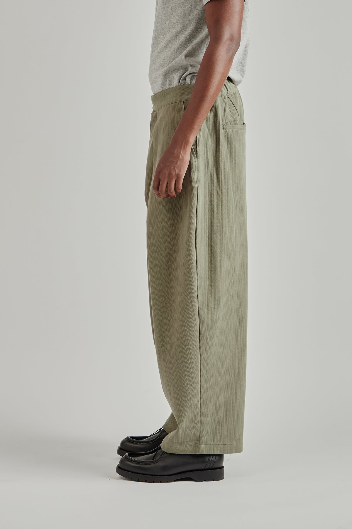 Estudio Niksen FW26 Big-Fold Balloon Pants Khaki1573