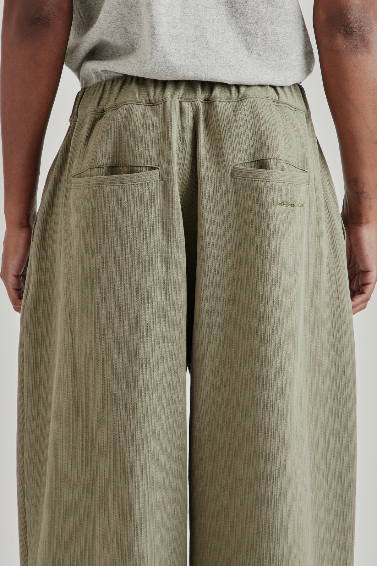Estudio Niksen FW26 Big-Fold Balloon Pants Khaki1578