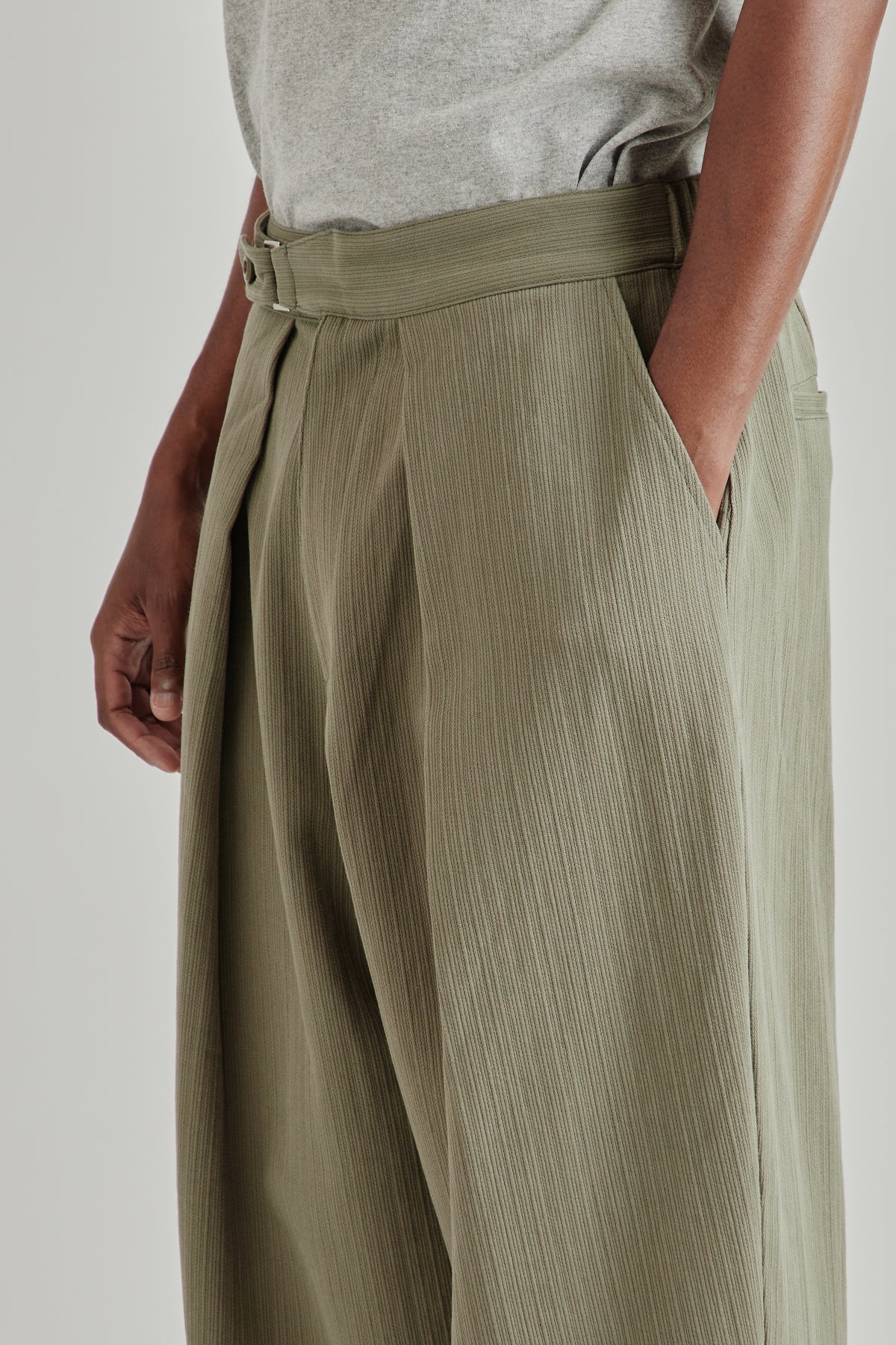 Estudio Niksen FW26 Big-Fold Balloon Pants Khaki1580