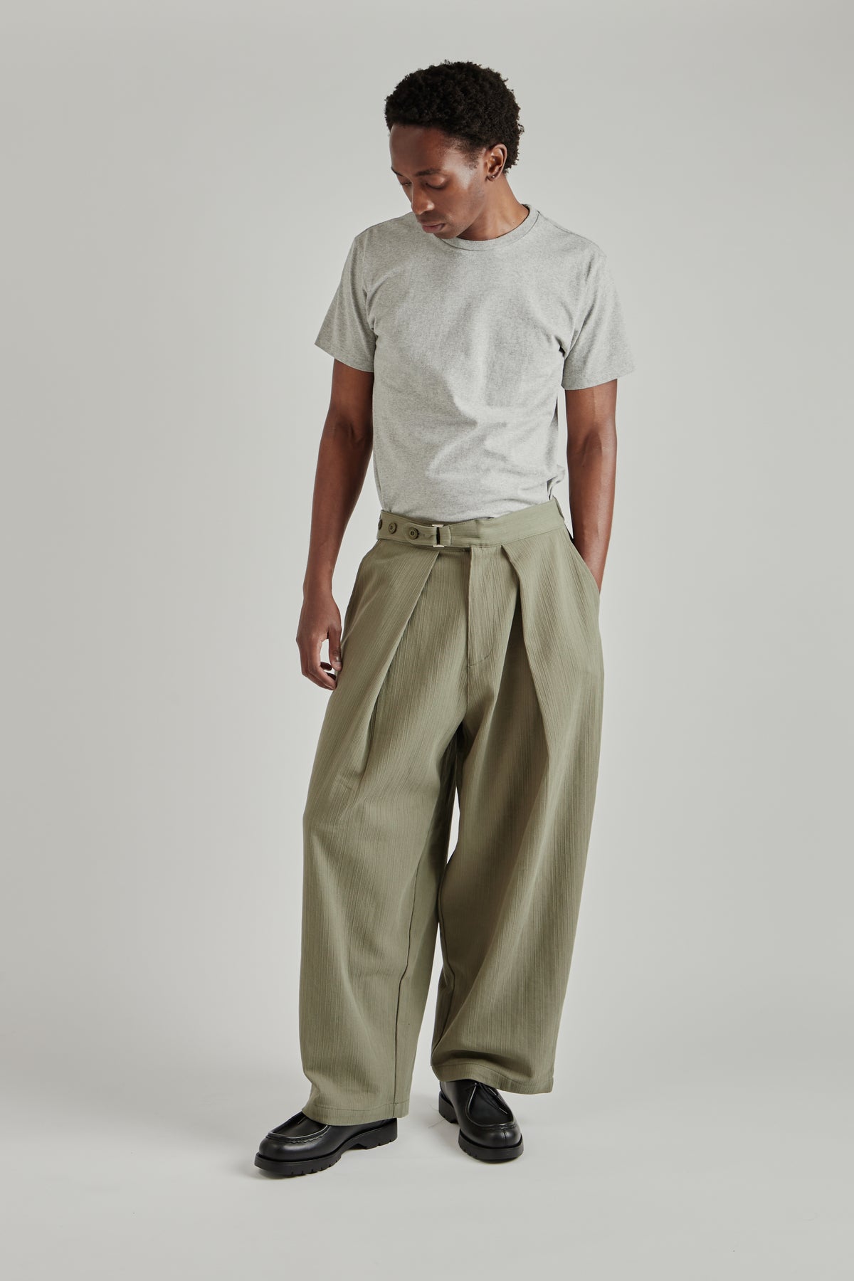 Estudio Niksen FW26 Big-Fold Balloon Pants Khaki1584