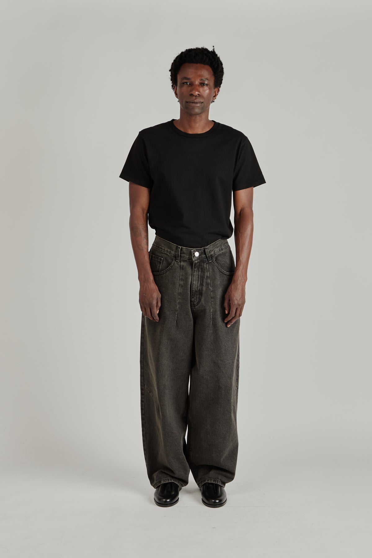 Dart Balloon Jeans - Black