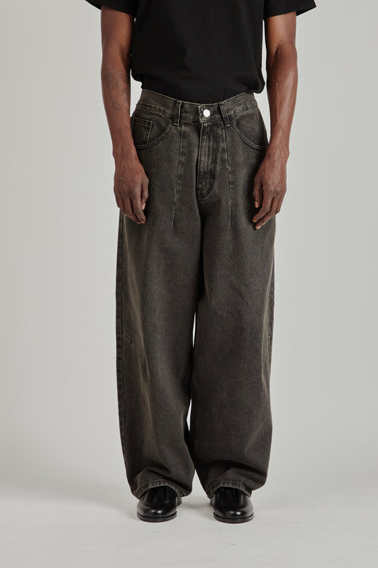 Dart Balloon Jeans - Black