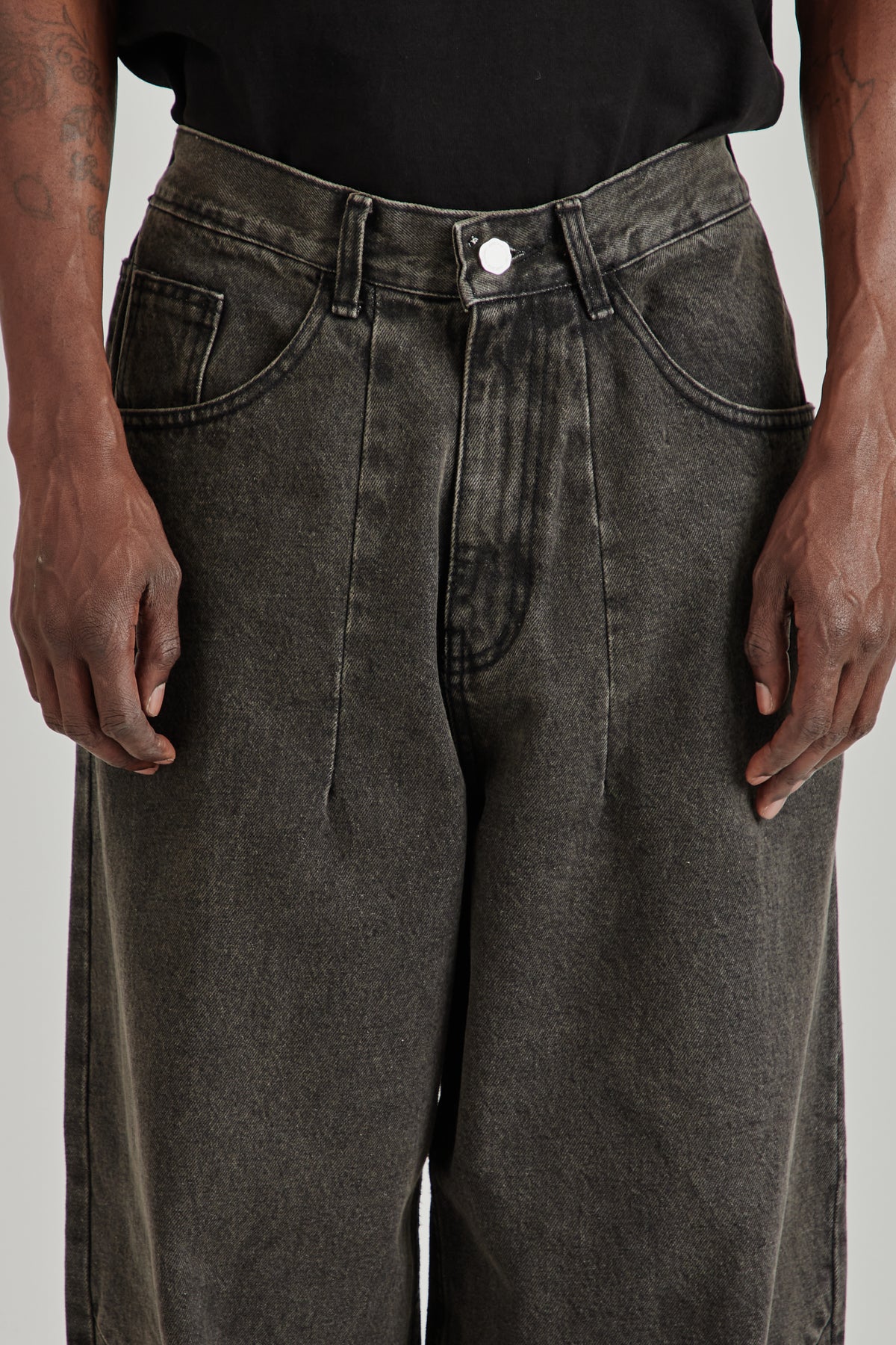 Dart Balloon Jeans - Black