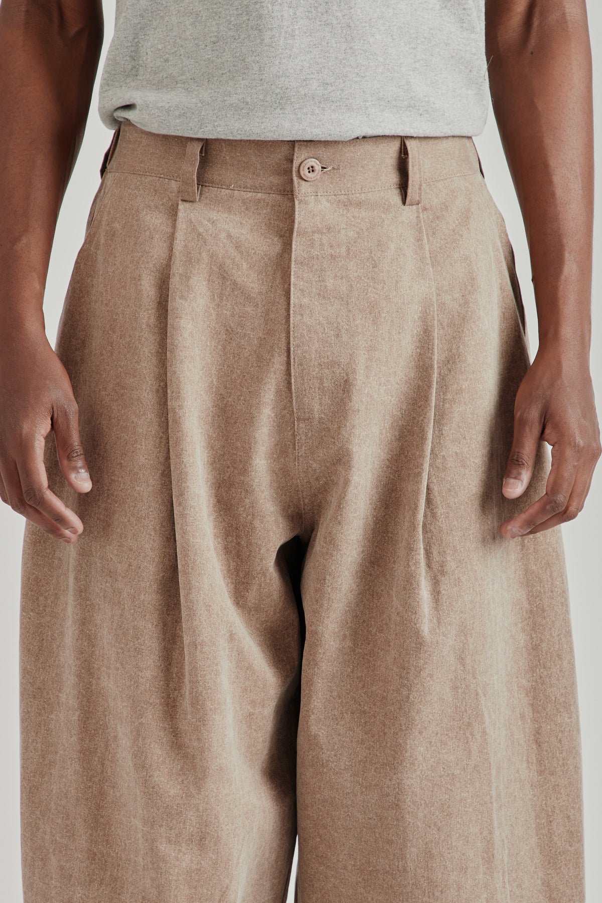 Estudio Niksen FW26 Herringbone Balloon Trousers Brown1845