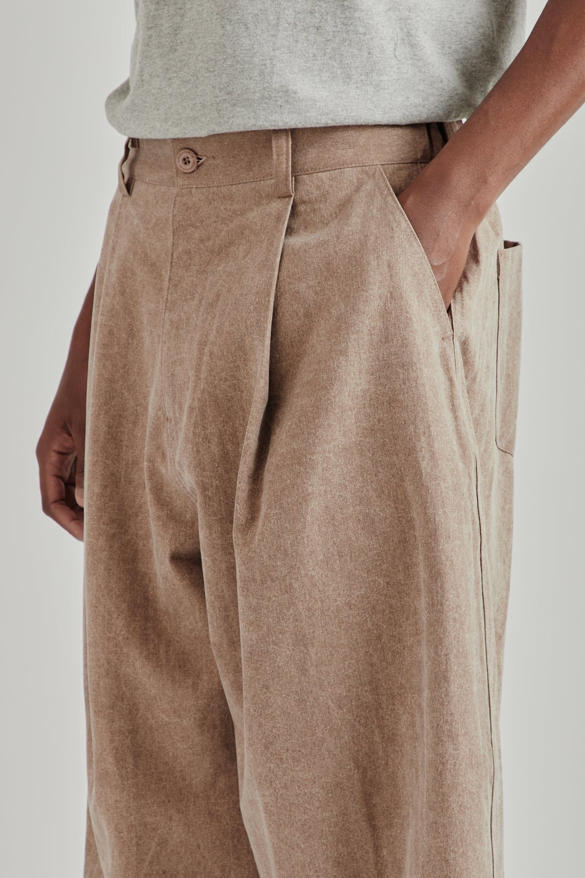 Estudio Niksen FW26 Herringbone Balloon Trousers Brown1846