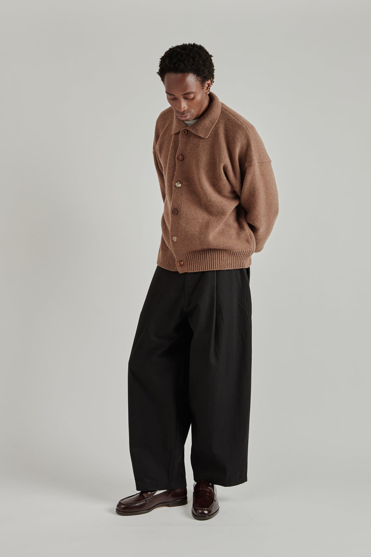 Estudio Niksen FW26 Mismatch Button Cardigan Brown2008