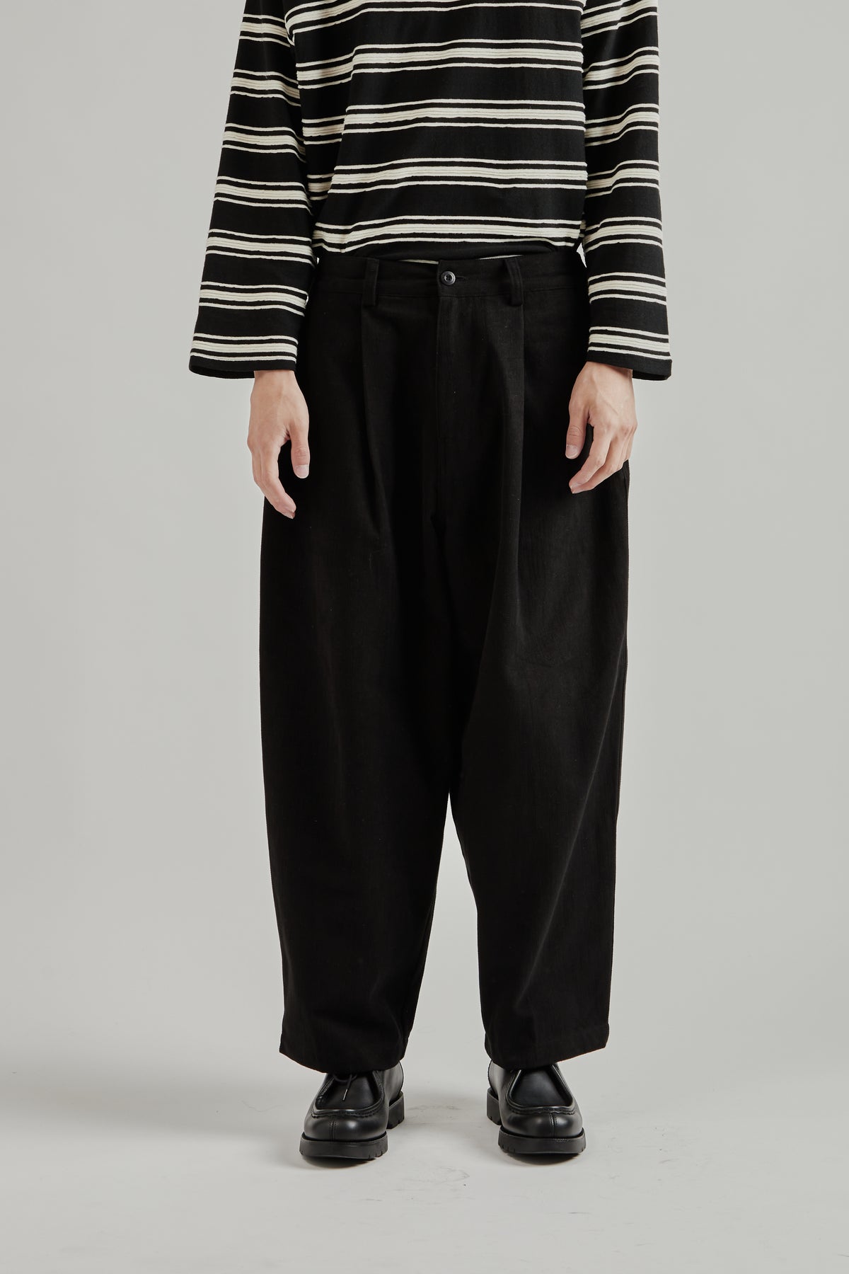 Pleated Balloon Trousers - Black