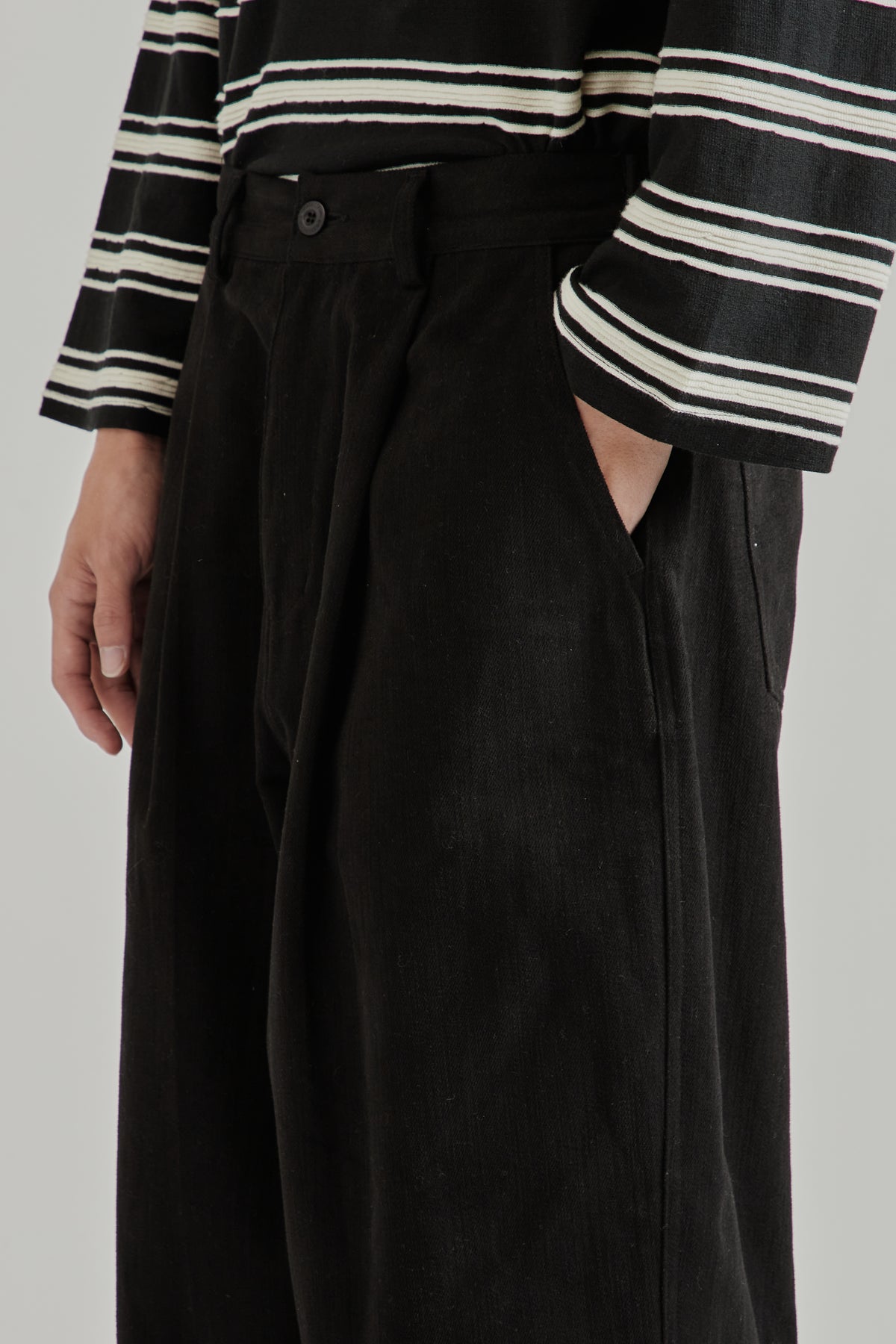 Pleated Balloon Trousers - Black