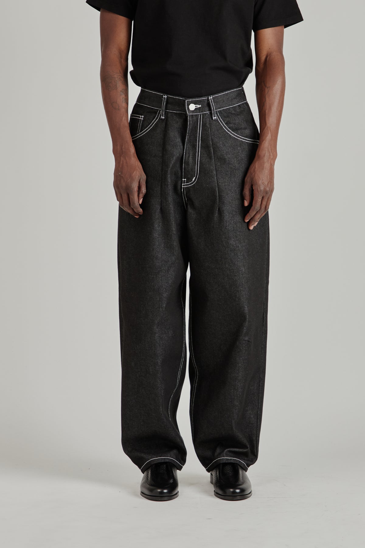 Raw Denim Balloon Jeans - Black