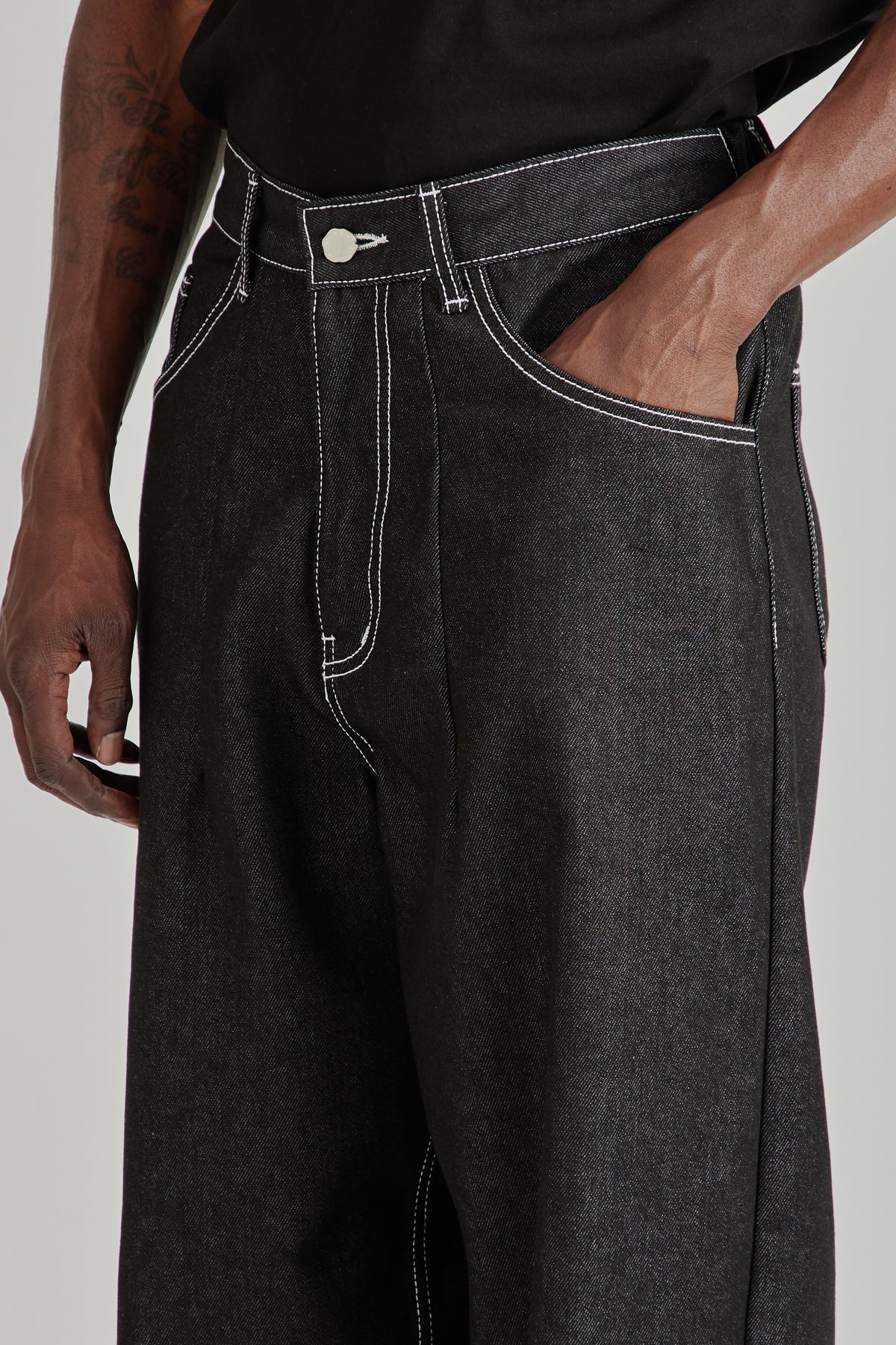 Raw Denim Balloon Jeans - Black