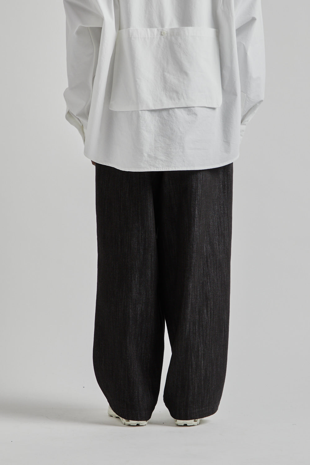 Estudio Niksen SS25 Pintuck Balloon Pants Black Denim 4