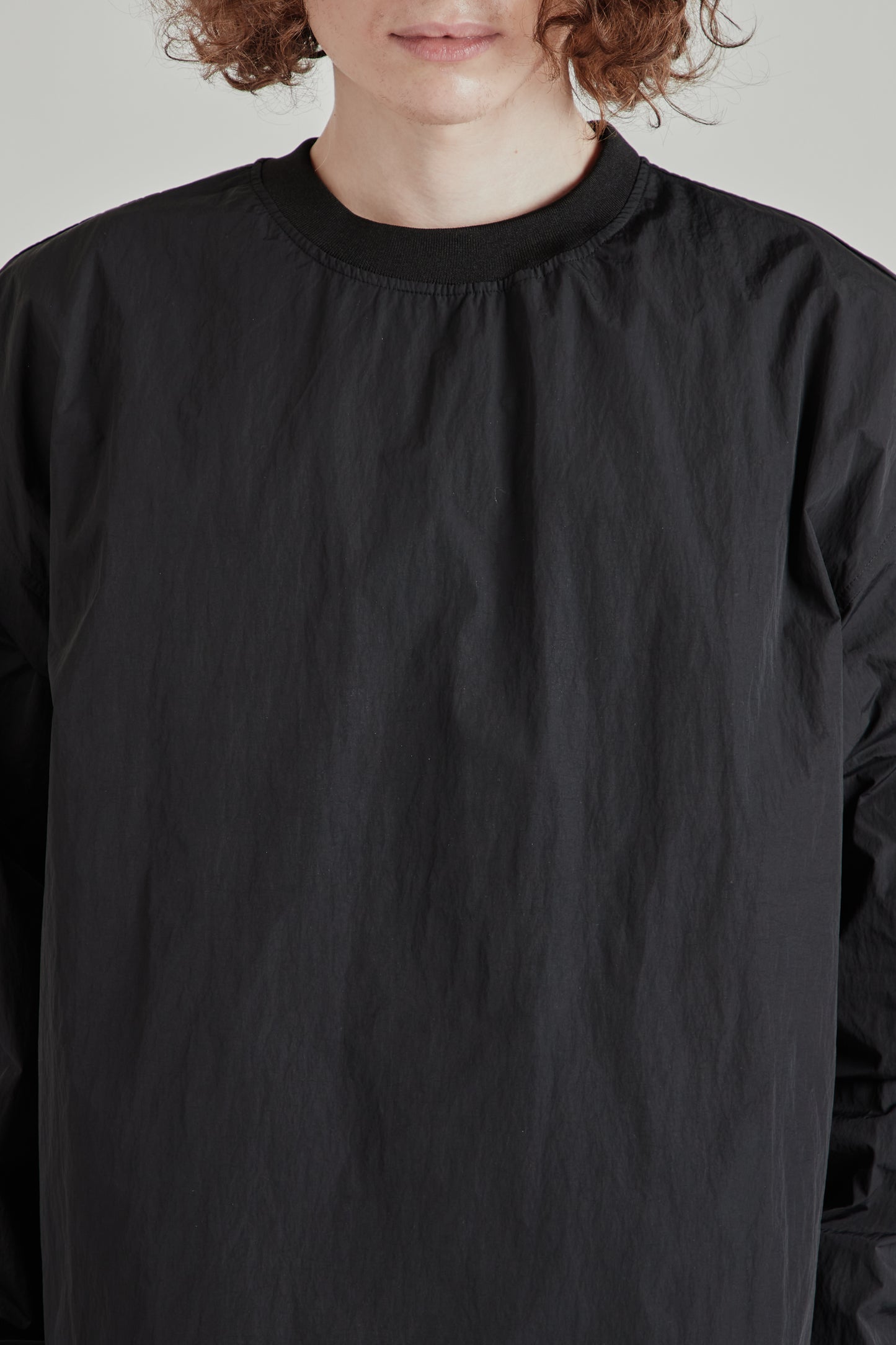 Back-Vent Nylon Crewneck - Black
