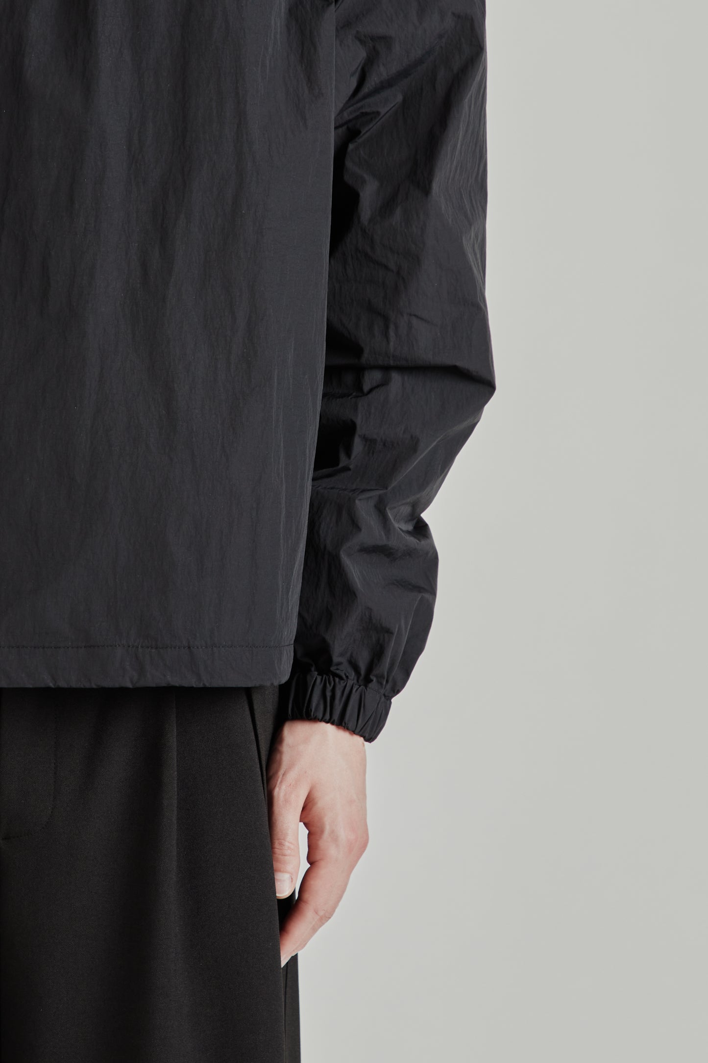 Back-Vent Nylon Crewneck - Black